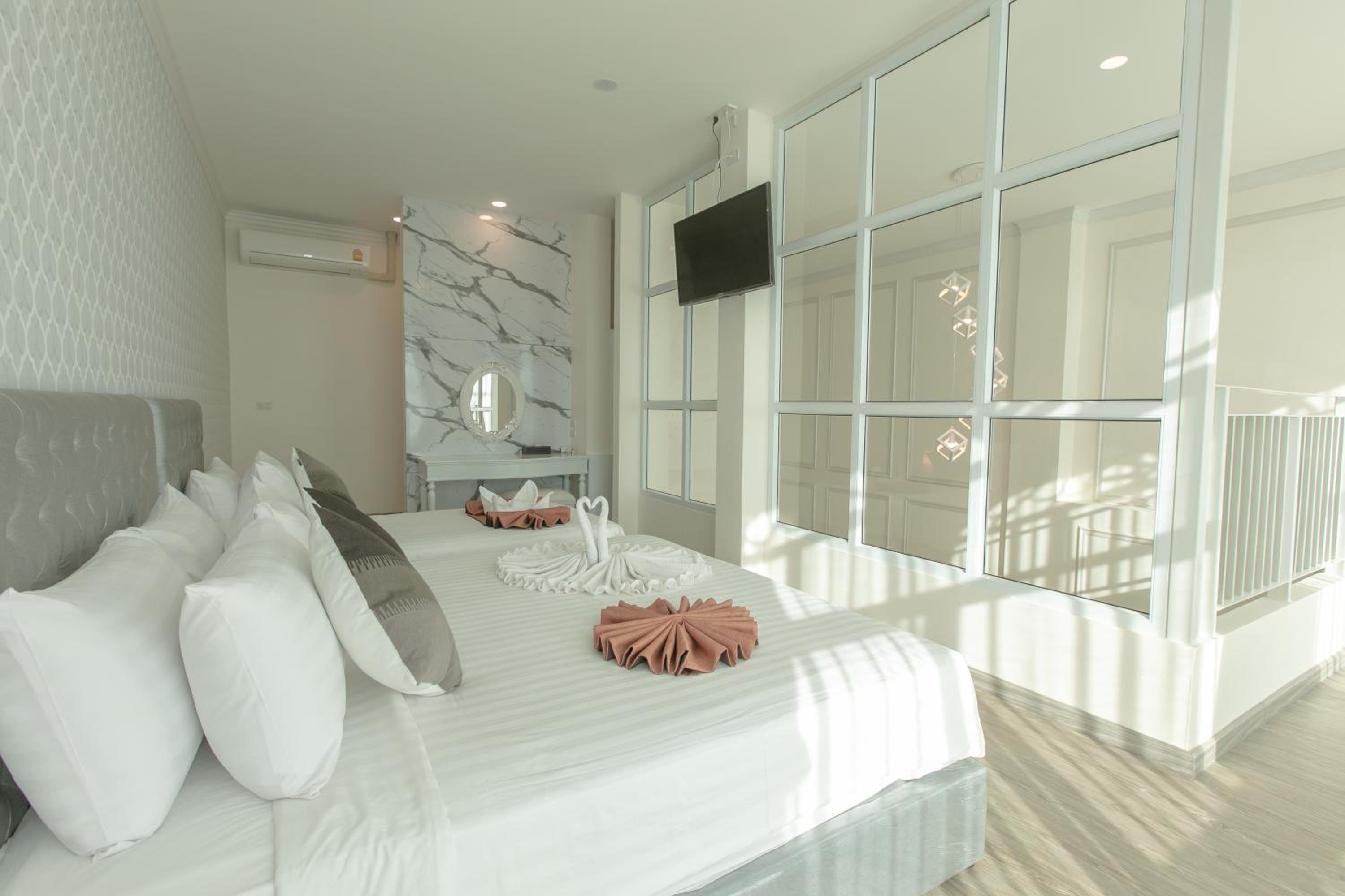 Family Duplex Suite - Photo 8