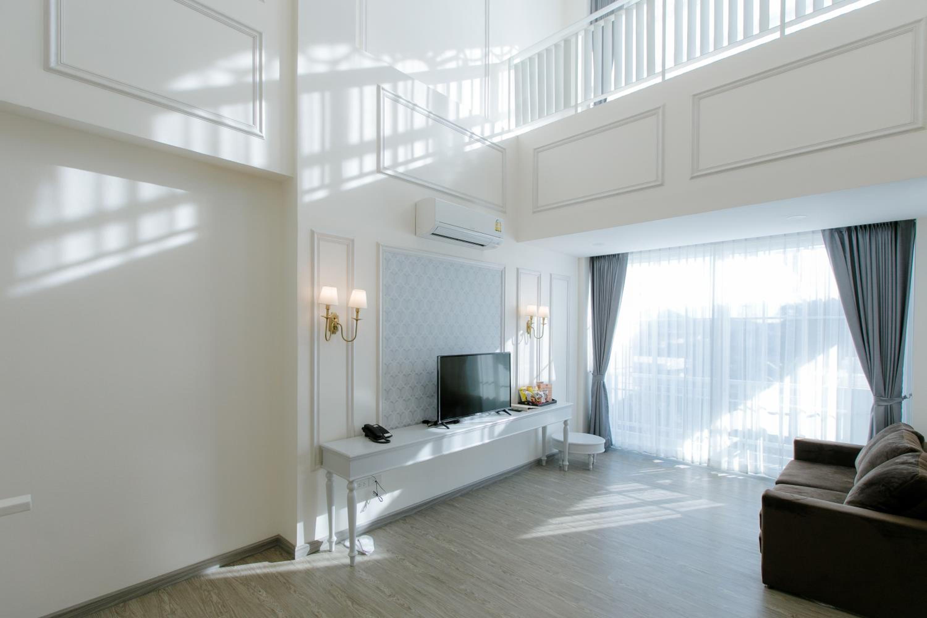 Family Duplex Suite - Photo 6