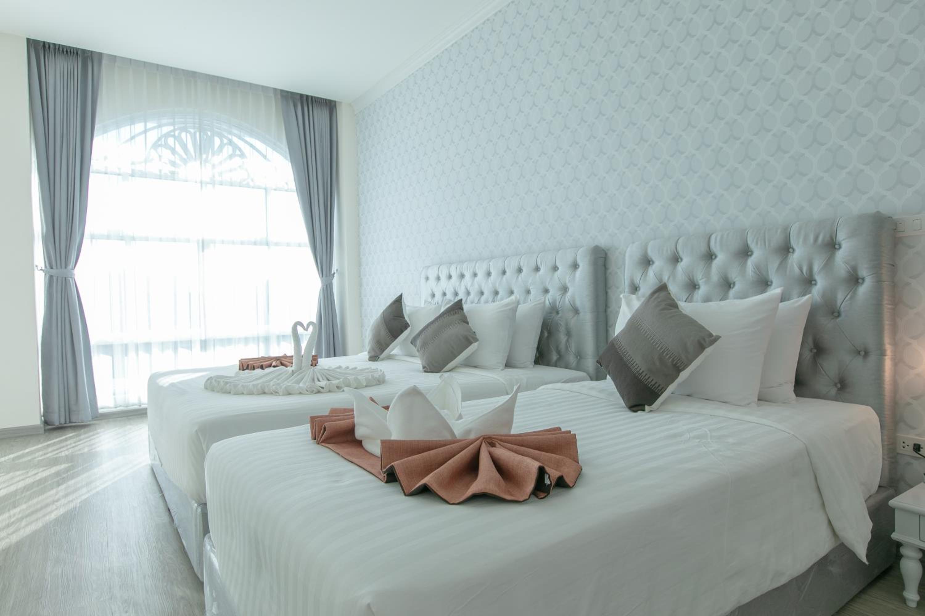 Family Duplex Suite - Photo 16