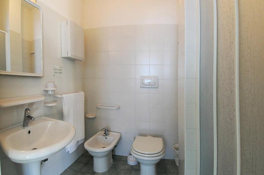Double or Twin Room with Balcony photo 3