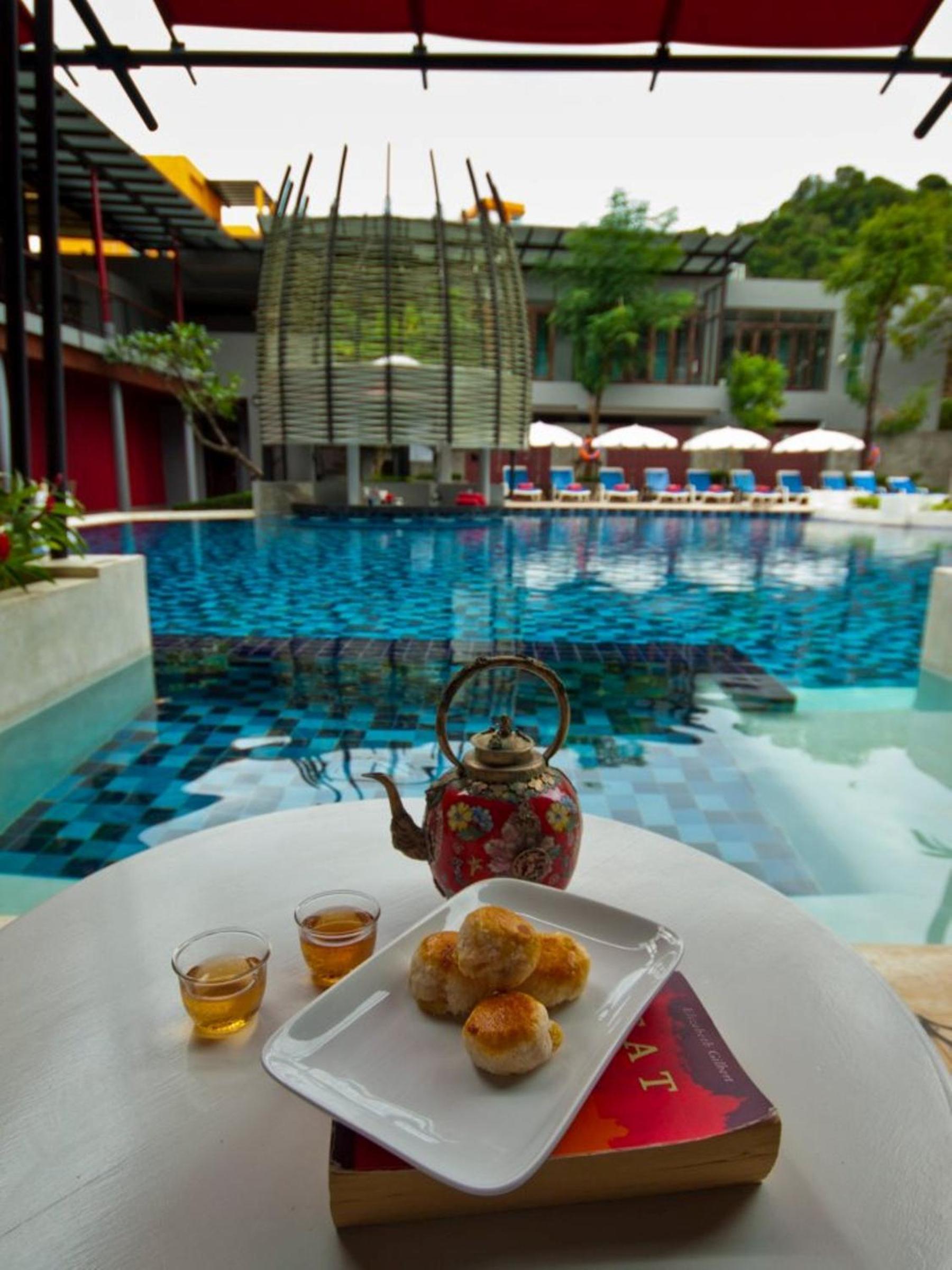 Deluxe Double or Twin Room with Pool Access - Photo 7