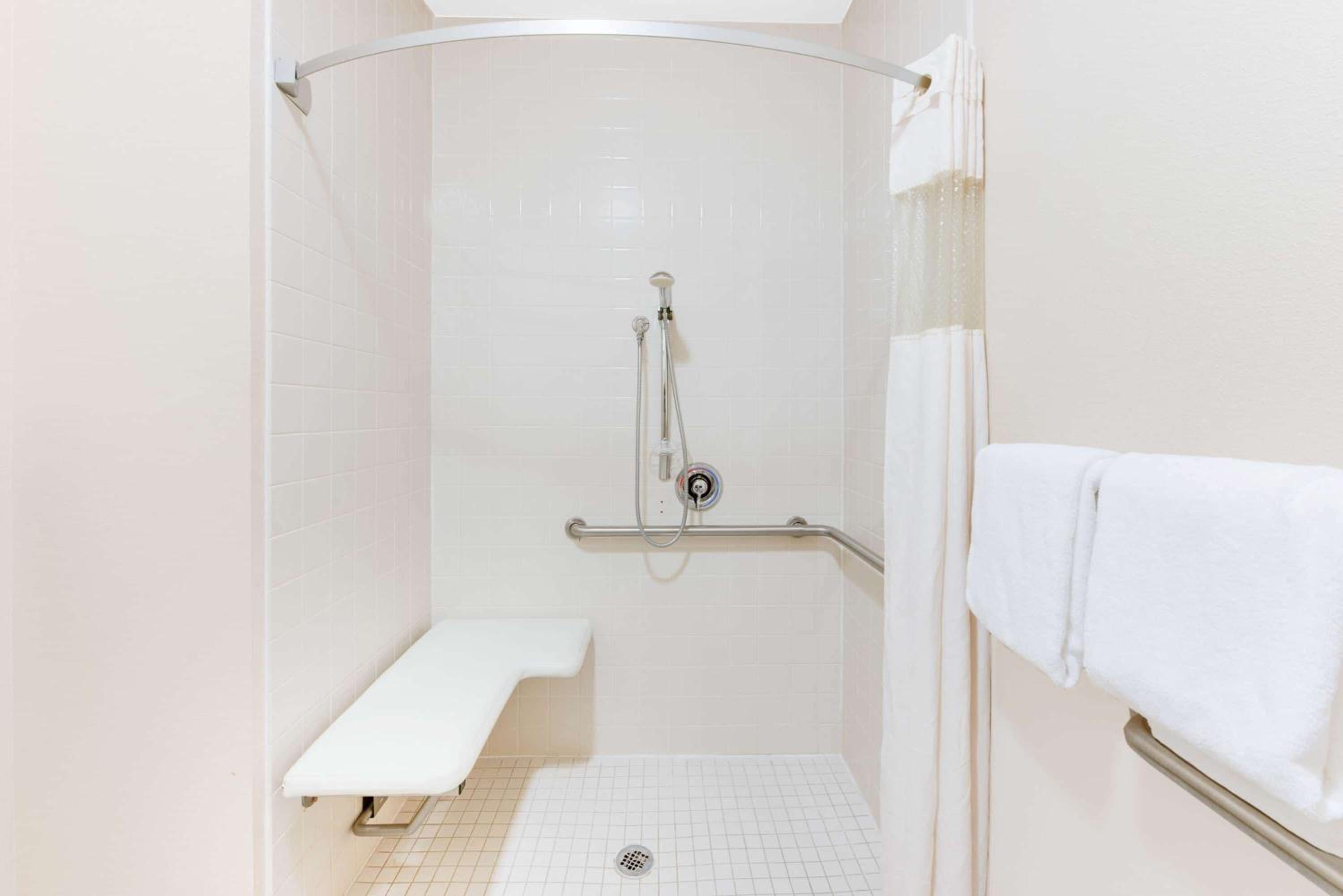 King Room - Mobility Access/Non-Smoking - Photo 5