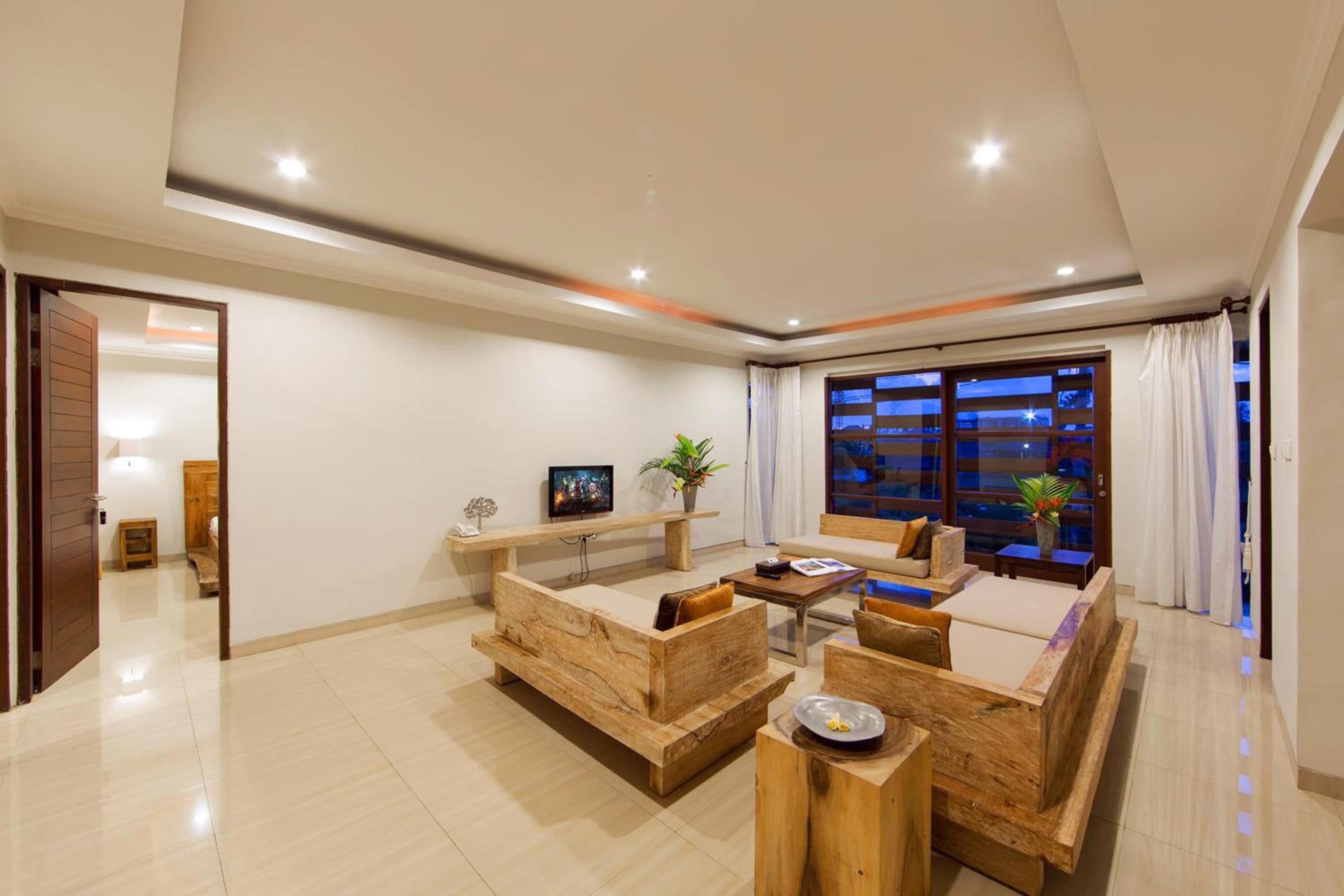 Three-Bedroom Villa with Private Pool - Photo 13