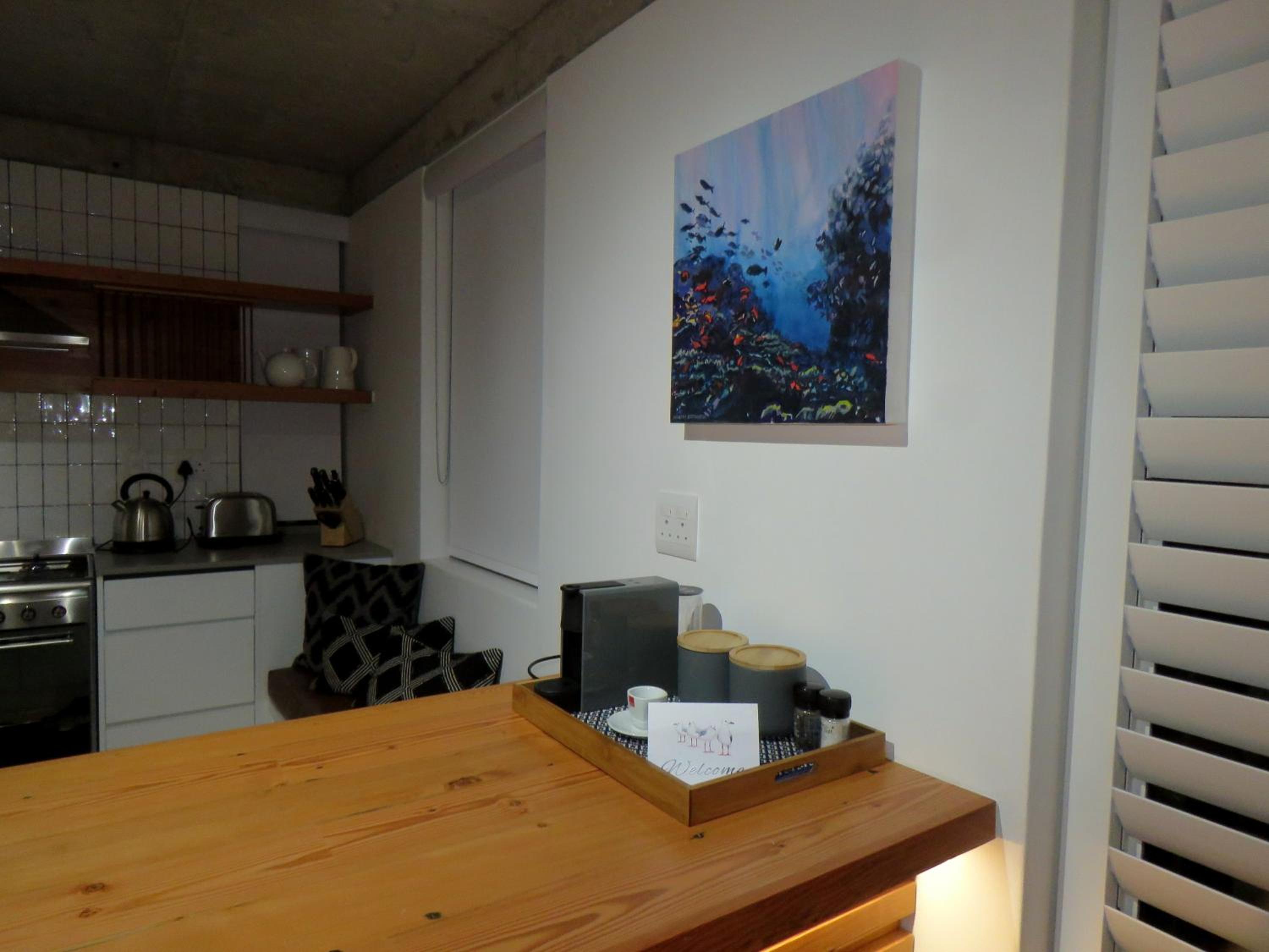 Two-Bedroom House - Photo 9