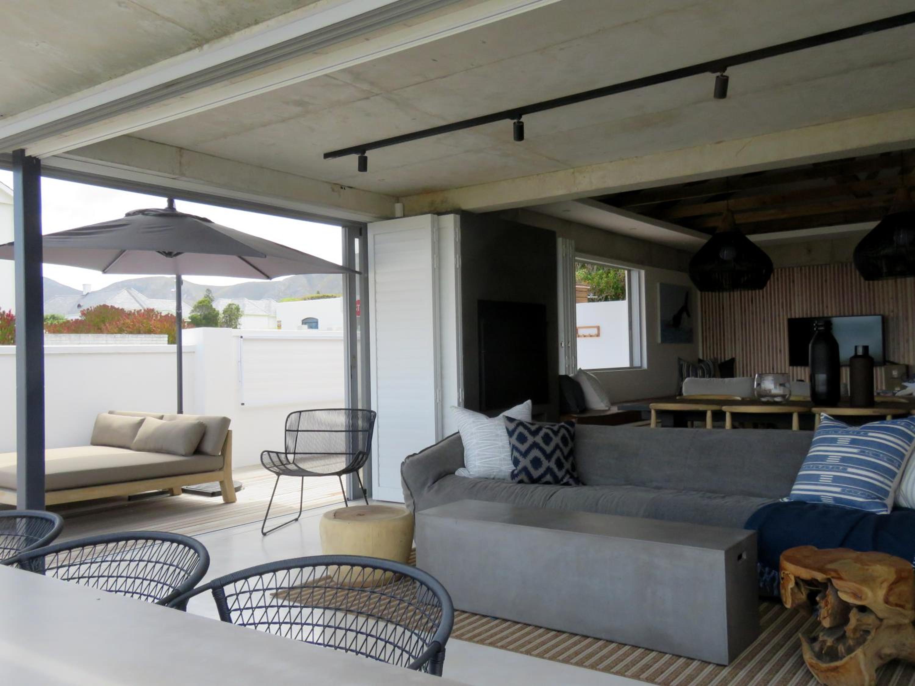 Two-Bedroom House - Photo 104
