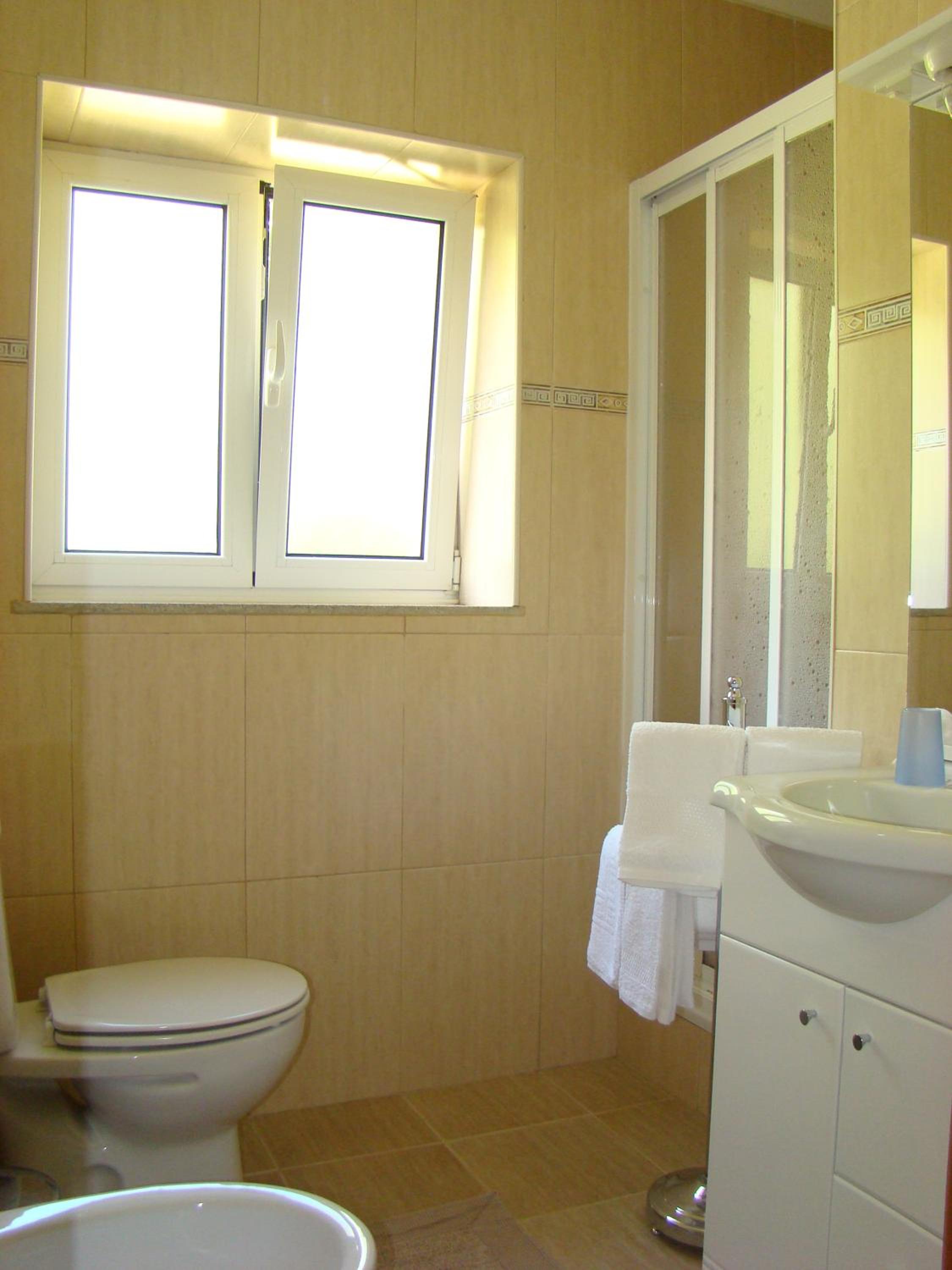 Suite - Photo 5
