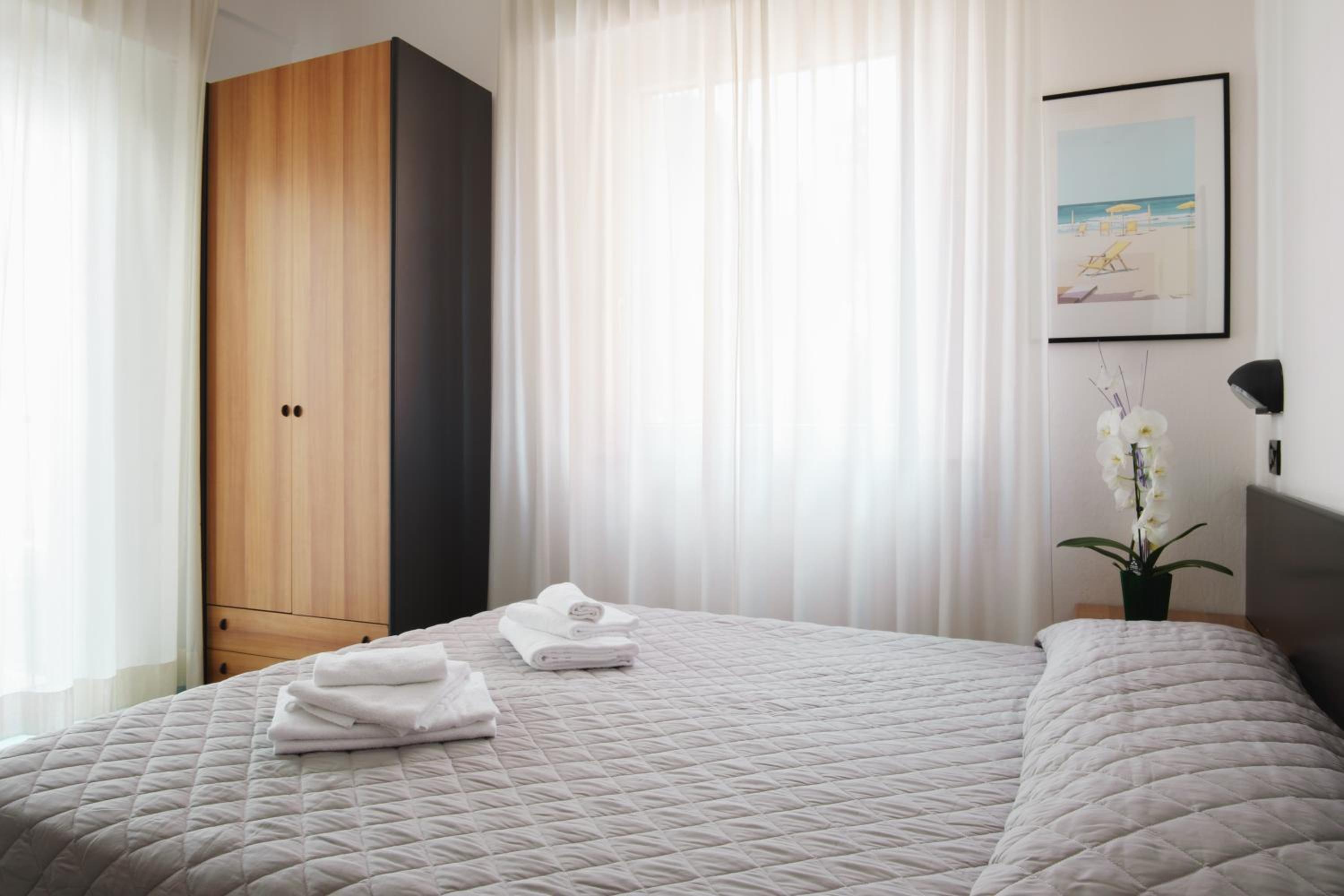 Double or Twin Room - Photo 3