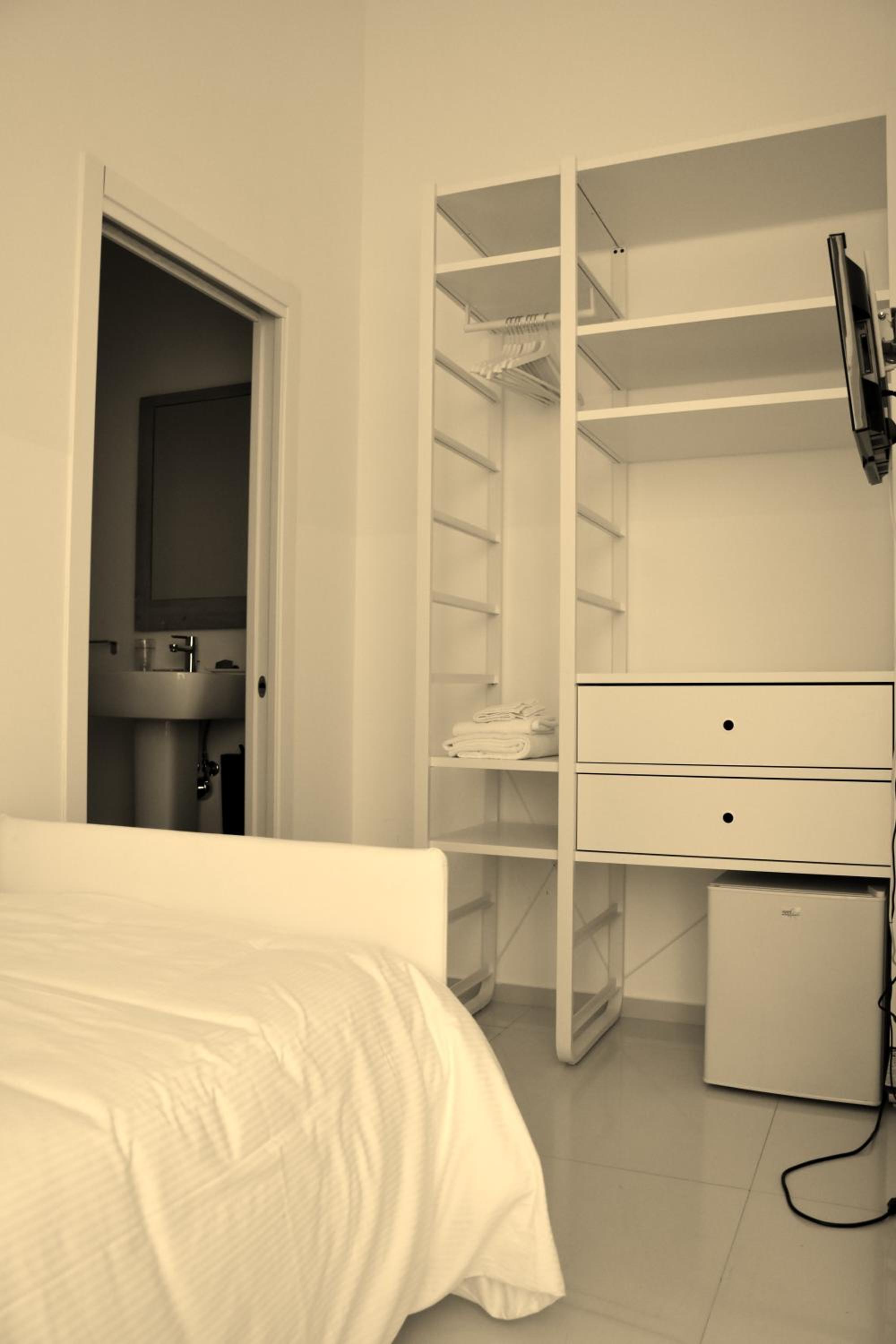 Single Room photo 3