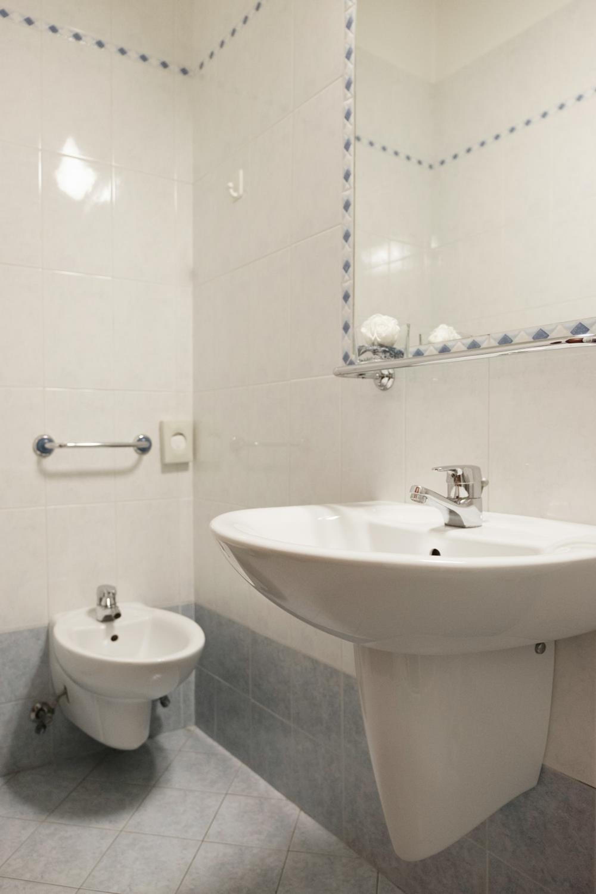 Quadruple Room - Photo 10