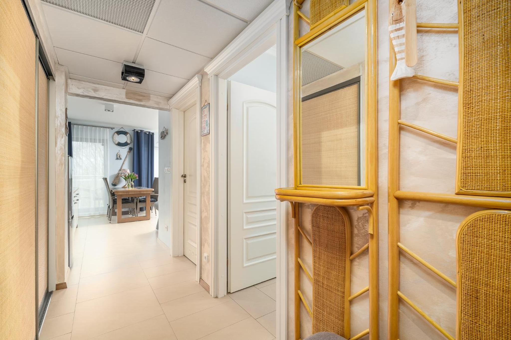 Deluxe One-Bedroom Apartment