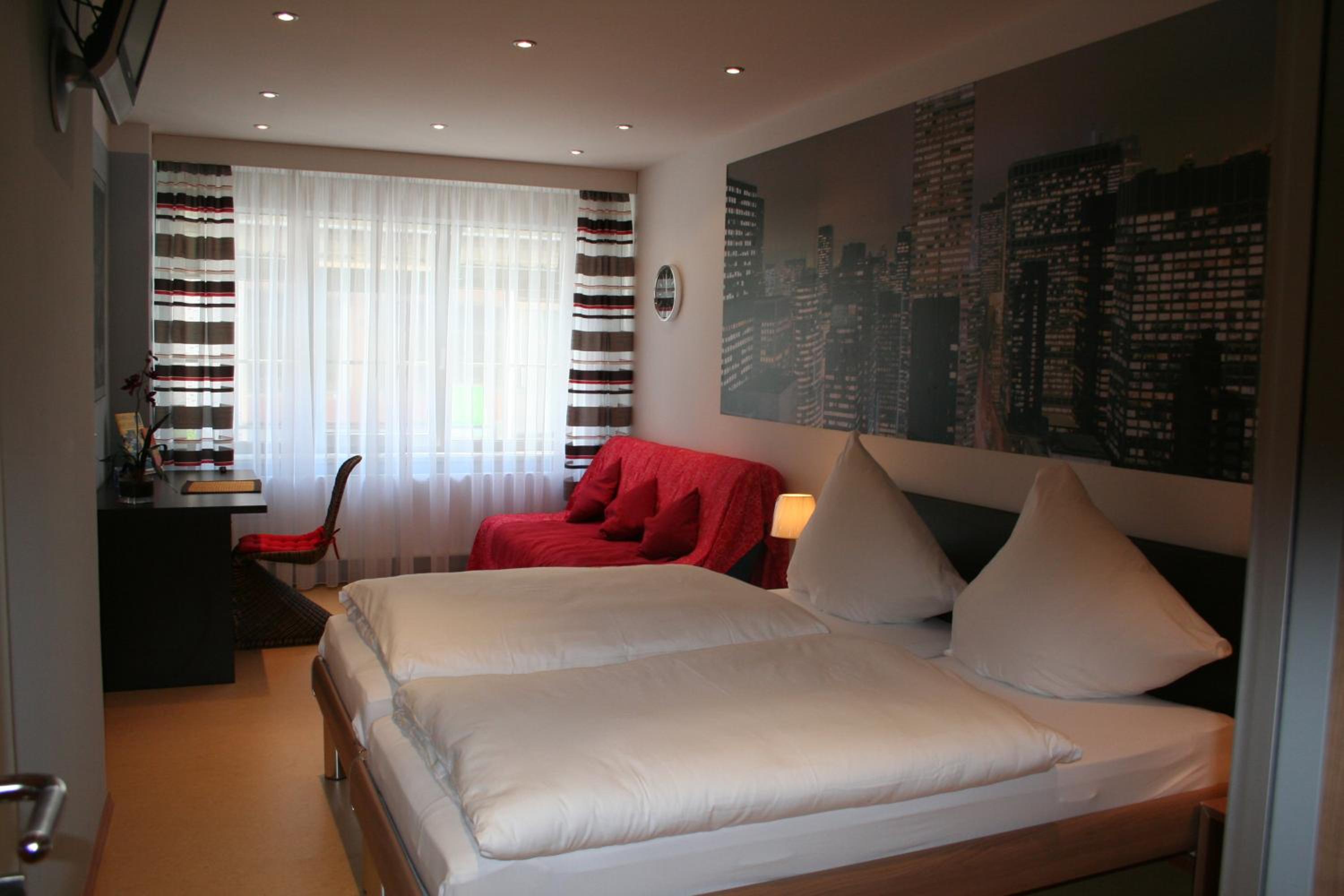 Double Room - Photo 2
