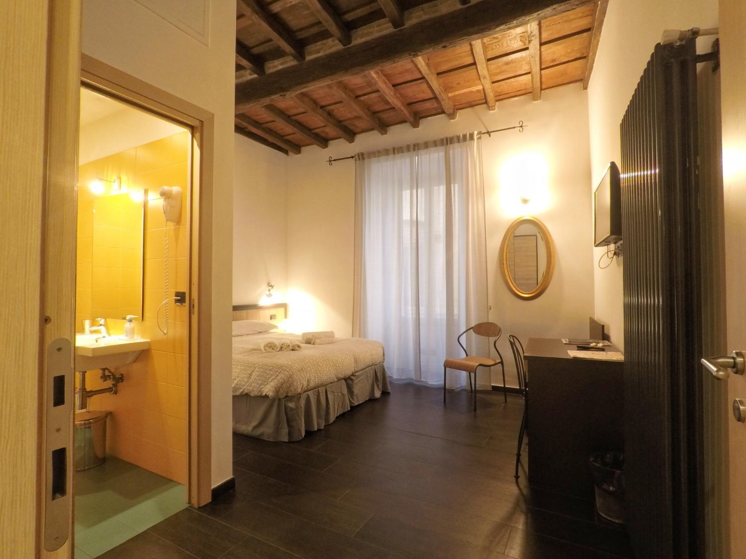 Deluxe Double Room with Extra Bed photo 1