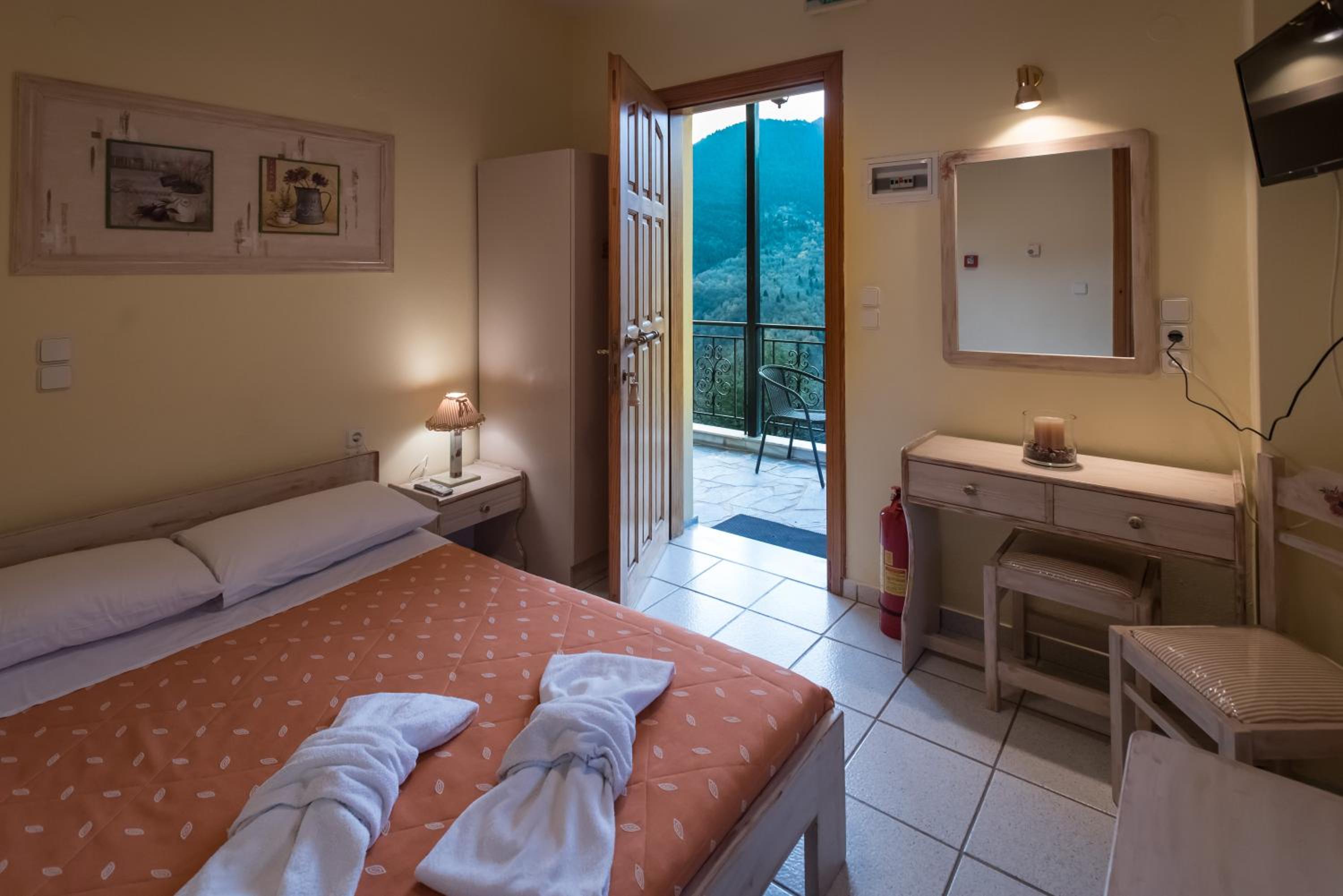 Double Room with Mountain View