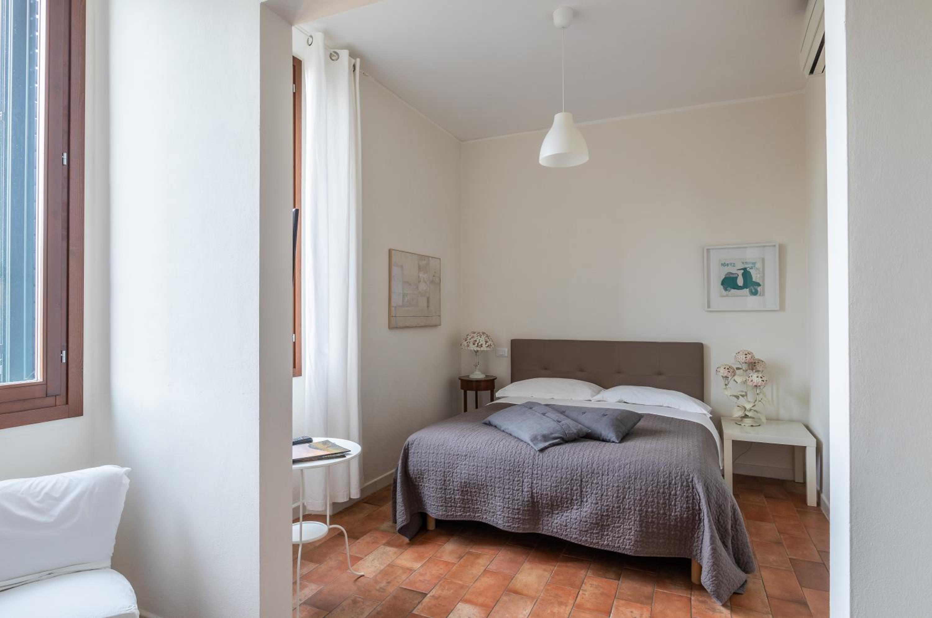 Large Double Room photo 1