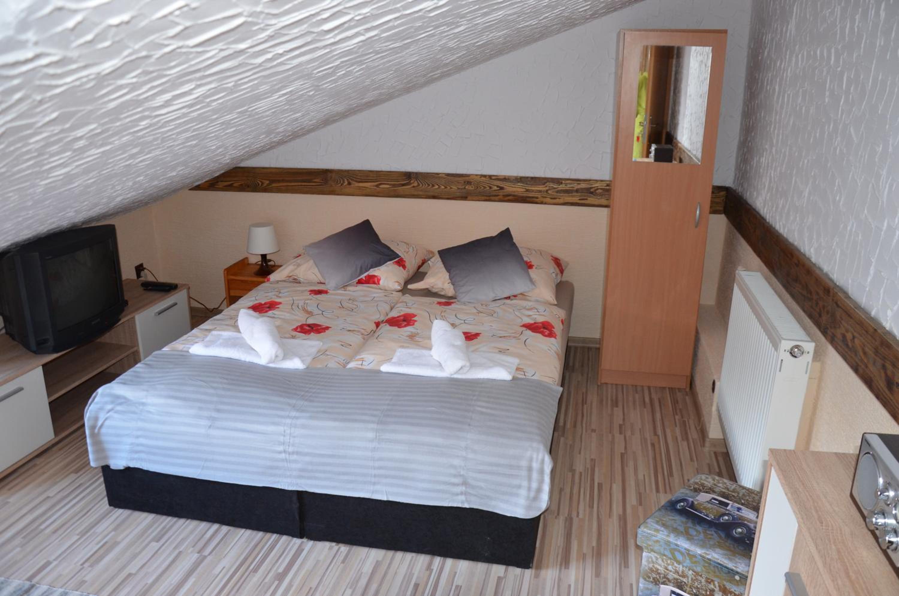 Double Room with Extra Bed photo 3