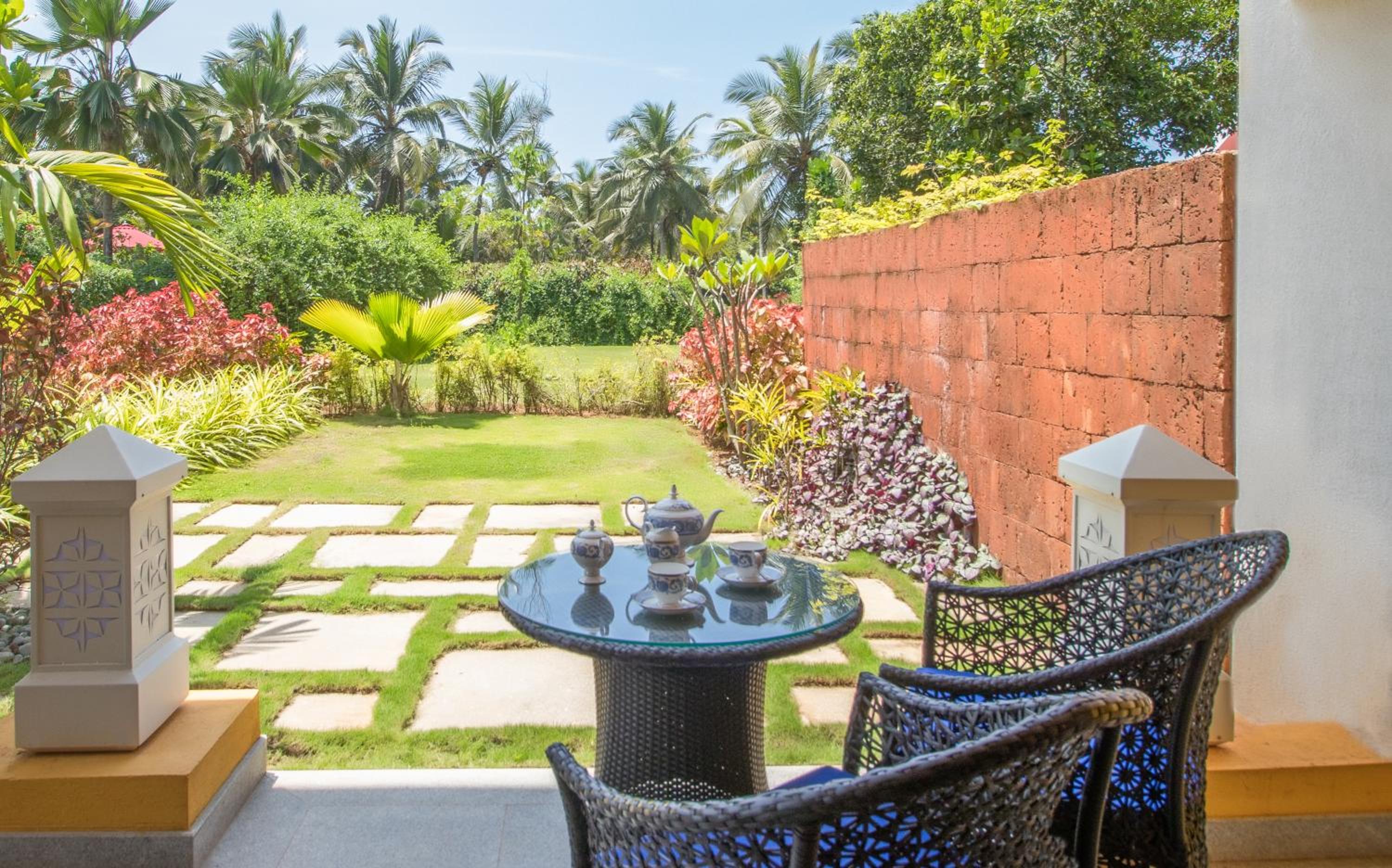 Villa Room Garden View King Bed - Photo 5