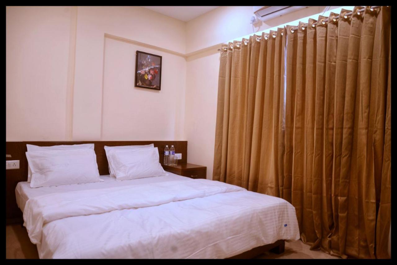 Semi Deluxe Double Room with Fan