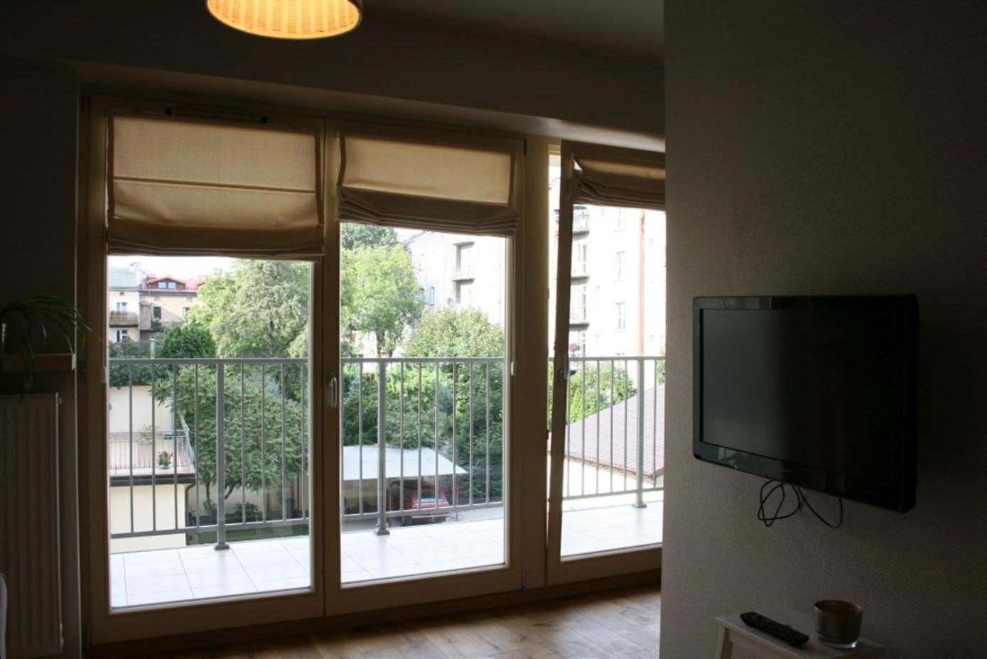One-Bedroom Apartment - Photo 1