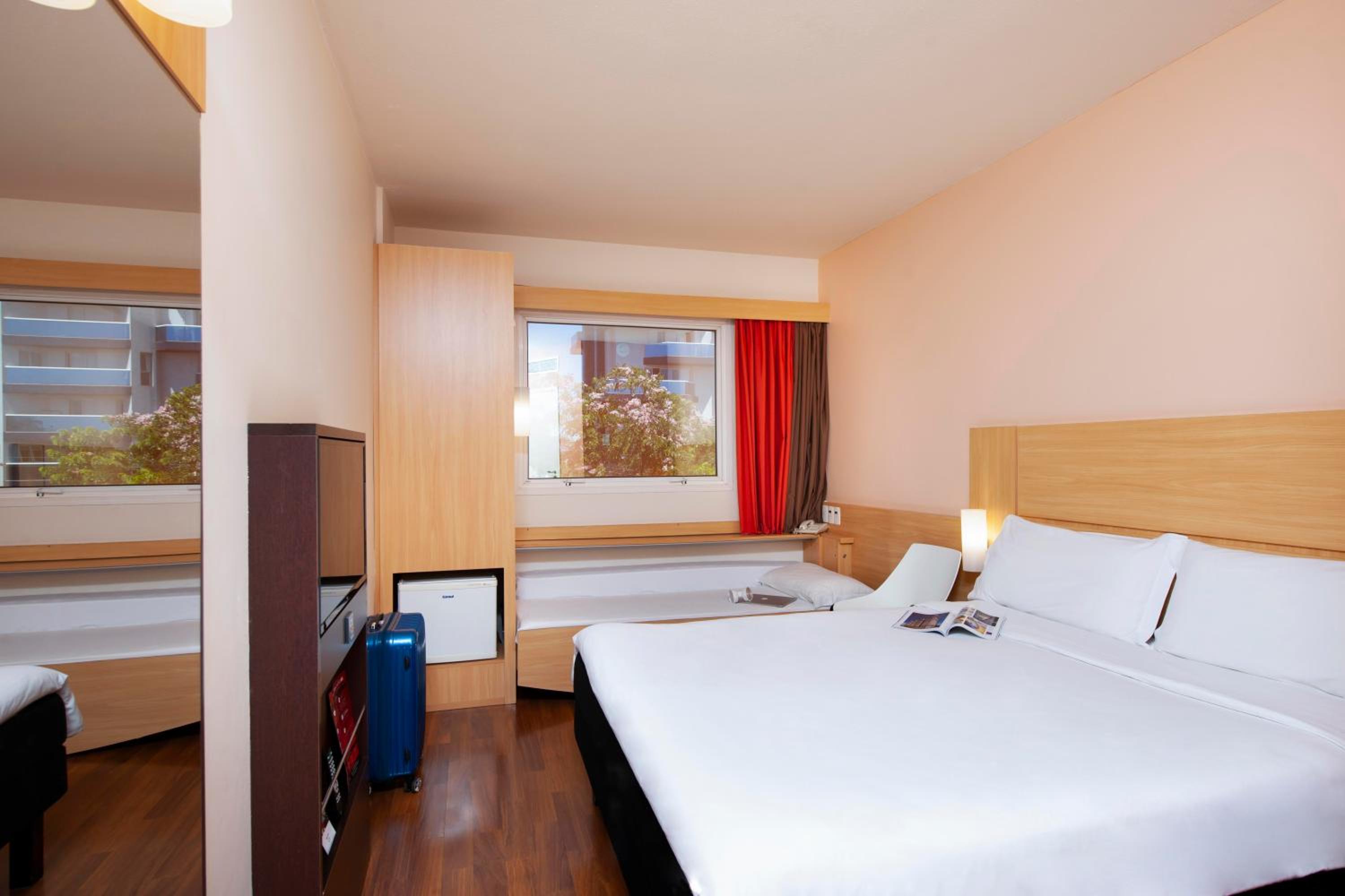 Standard Apartment with 1 Double Bed and an extra bed photo 3