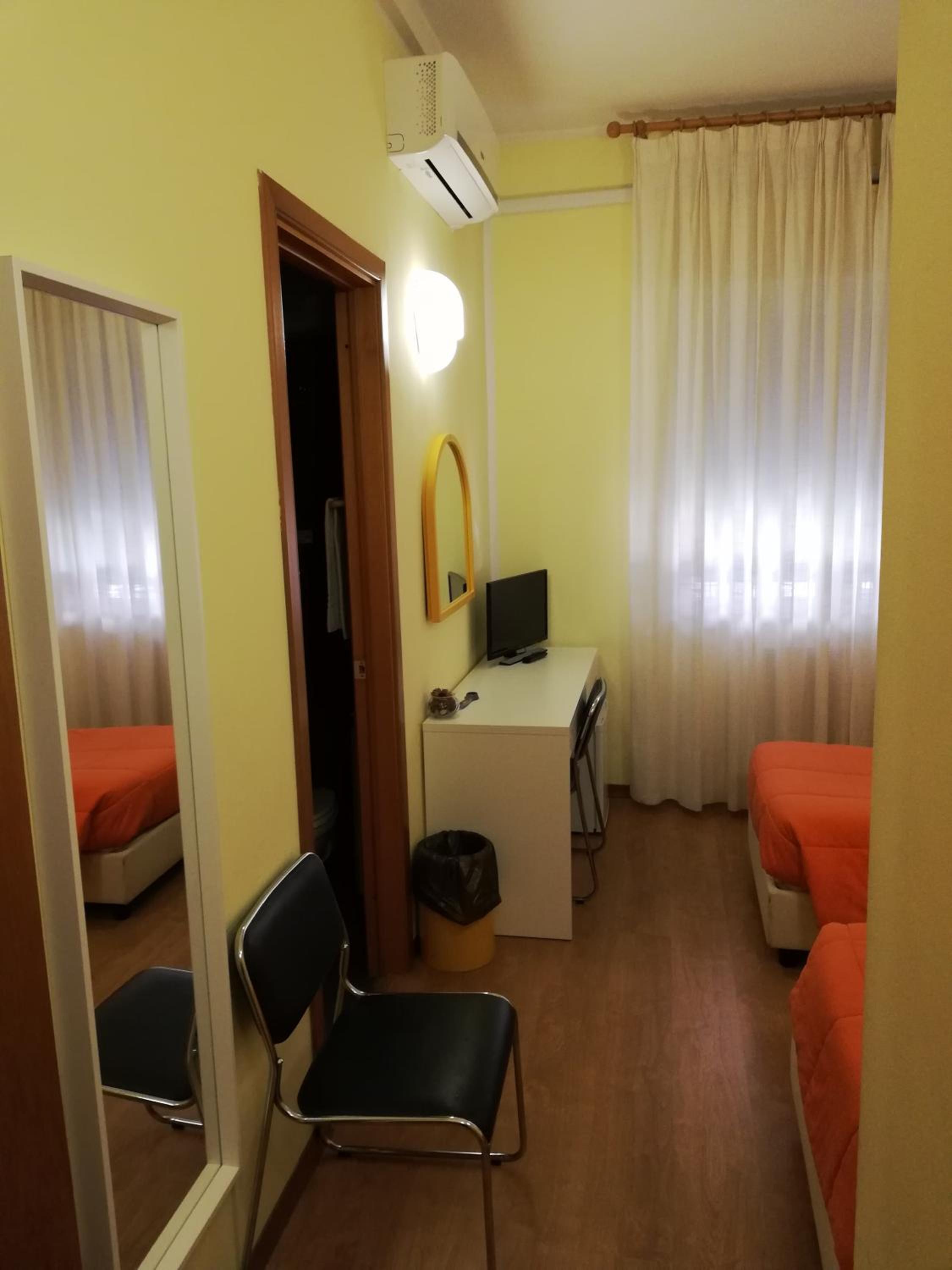 Twin Room photo 1