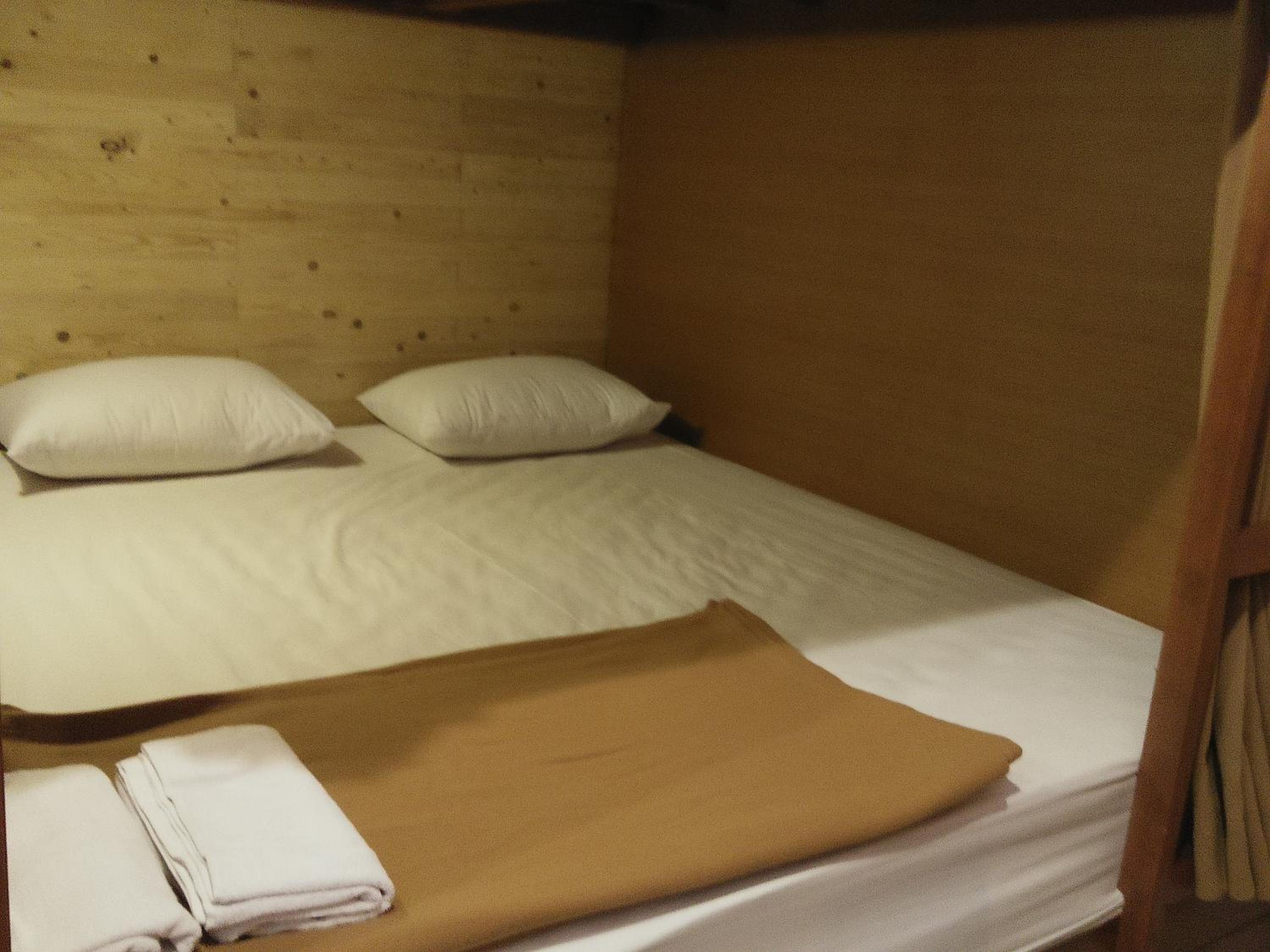 Bunk Bed in Mixed Dormitory Room