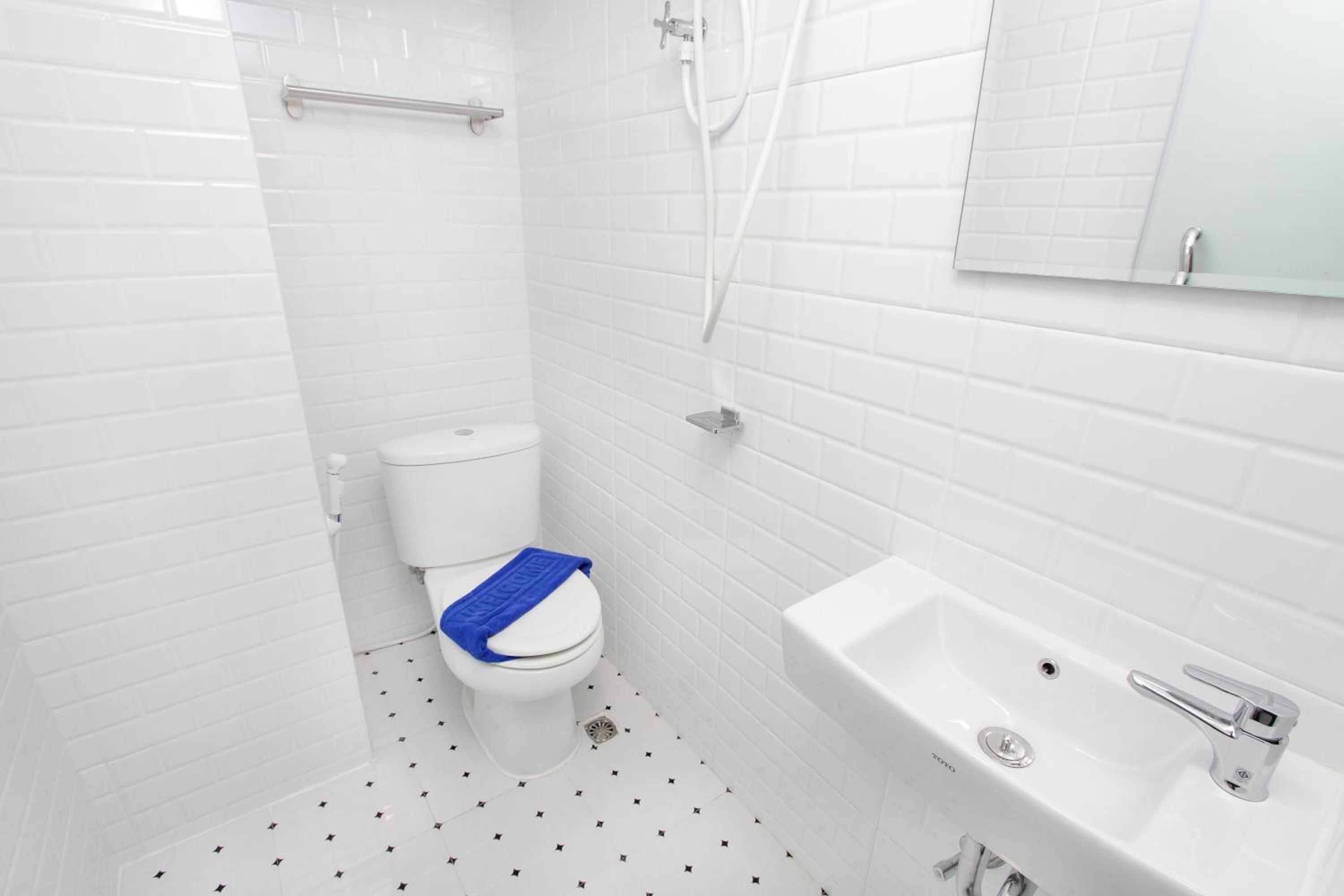 Standard Double Room - Photo 10