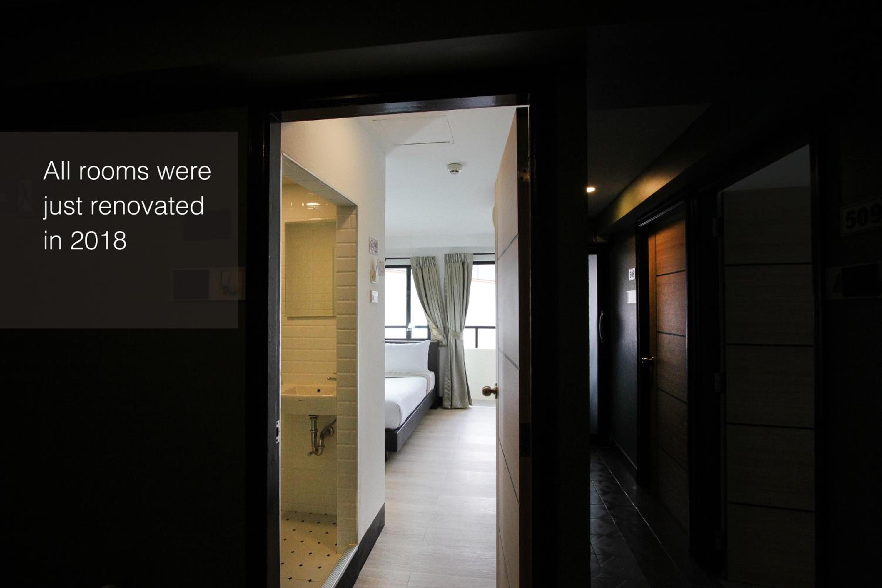 Standard Double Room - Photo 12