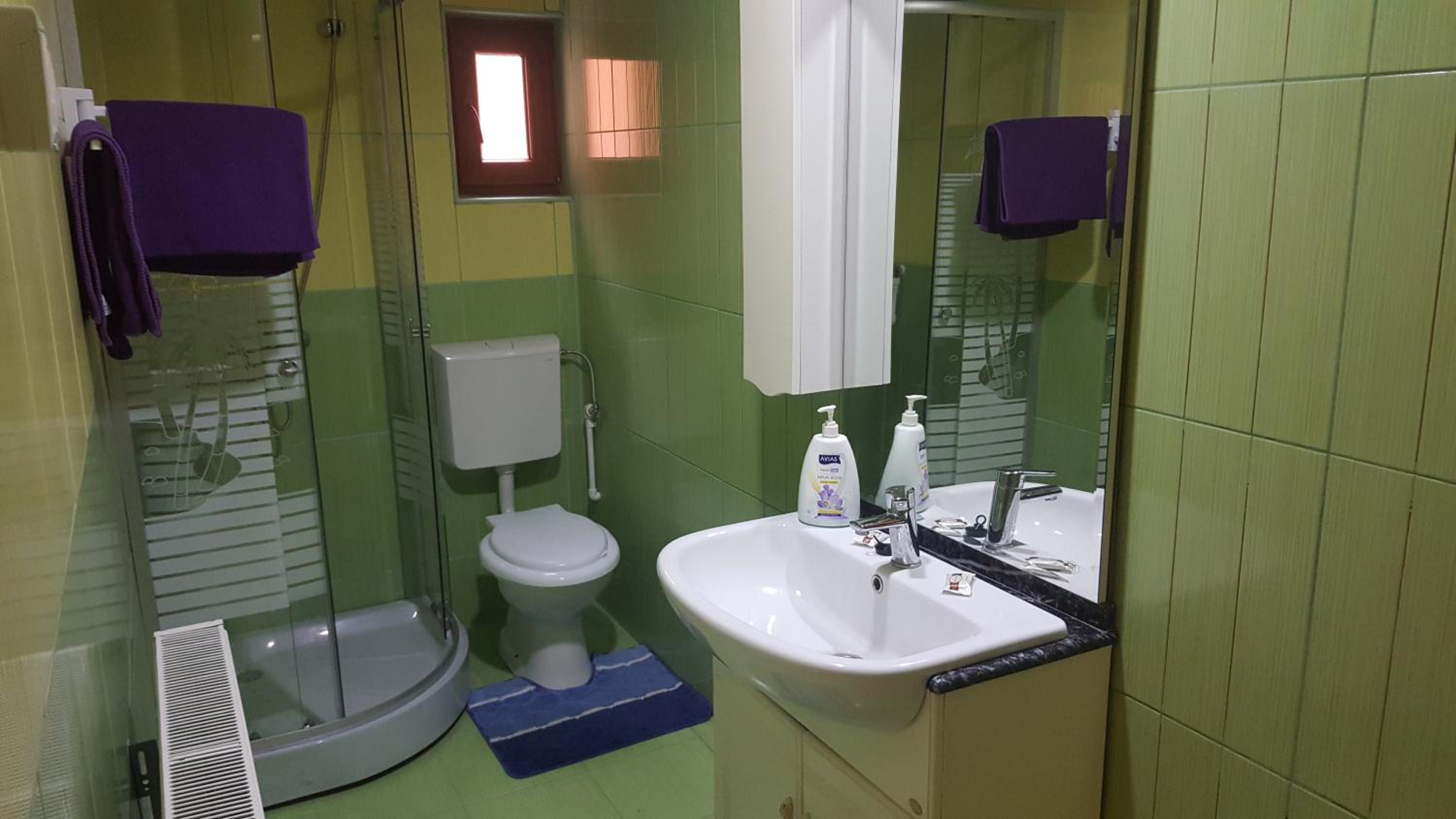 Double Room with Private Bathroom - Photo 2