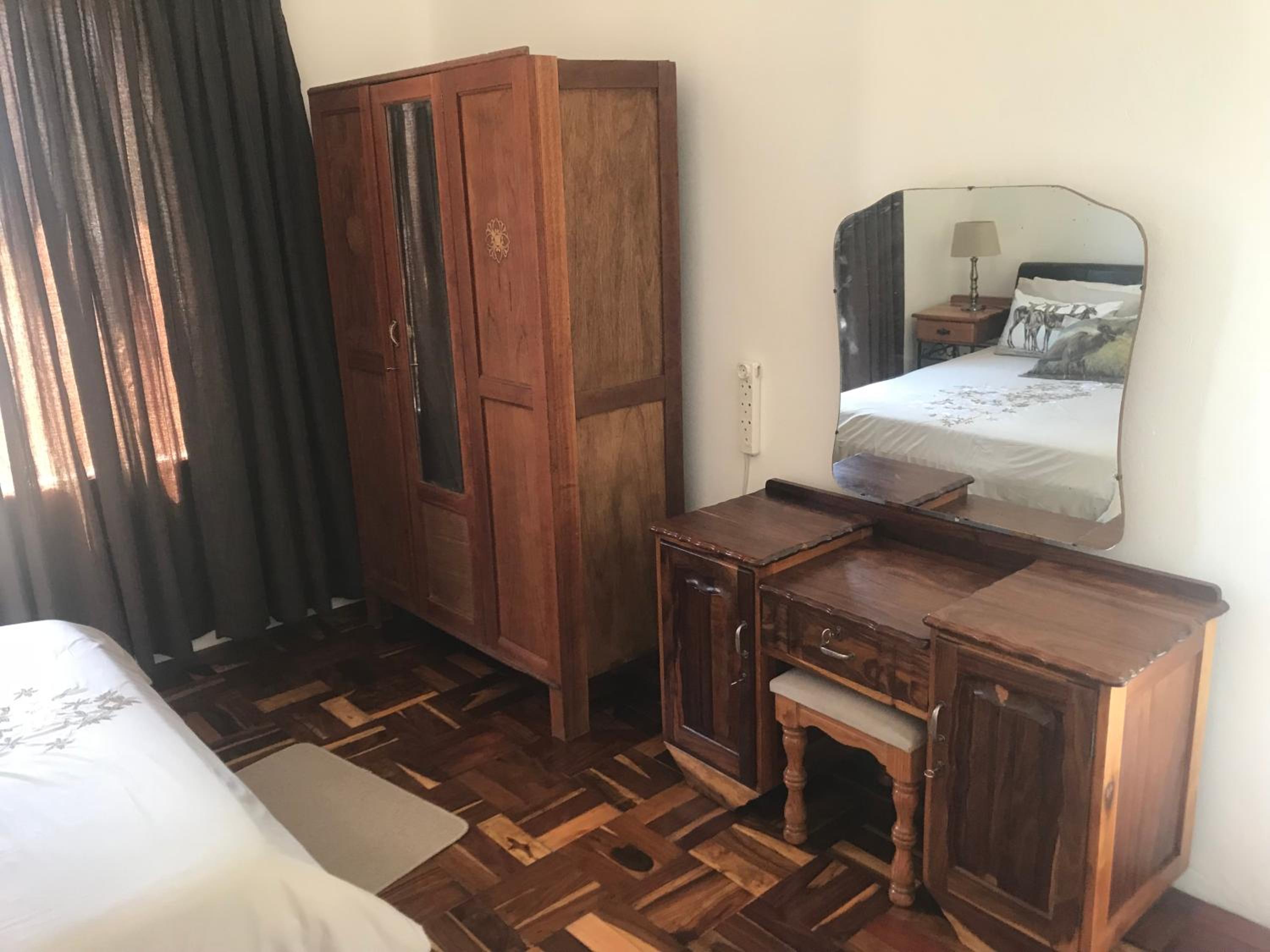 Deluxe Double Room with Shower - Photo 3