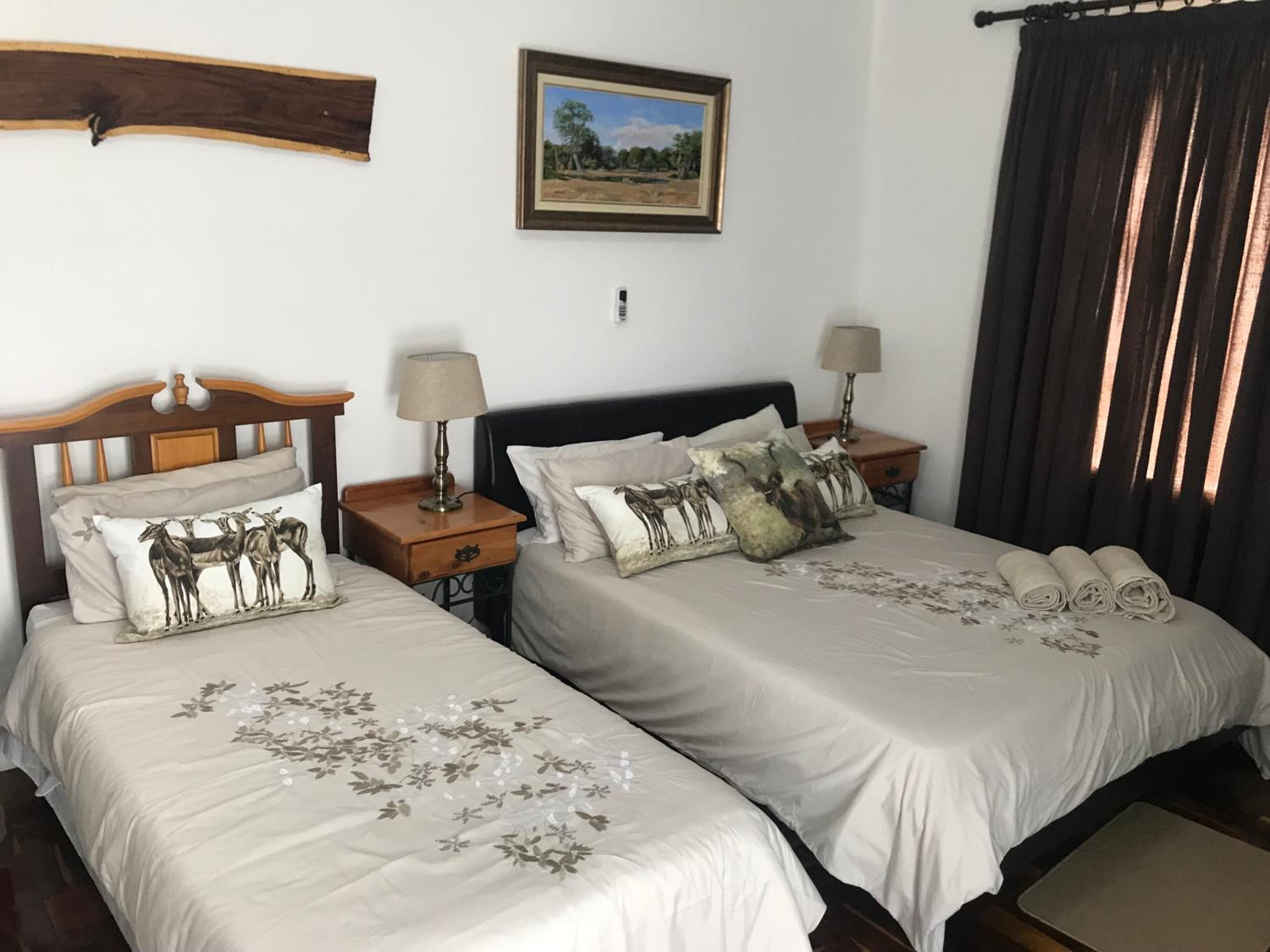 Deluxe Double Room with Shower - Photo 9