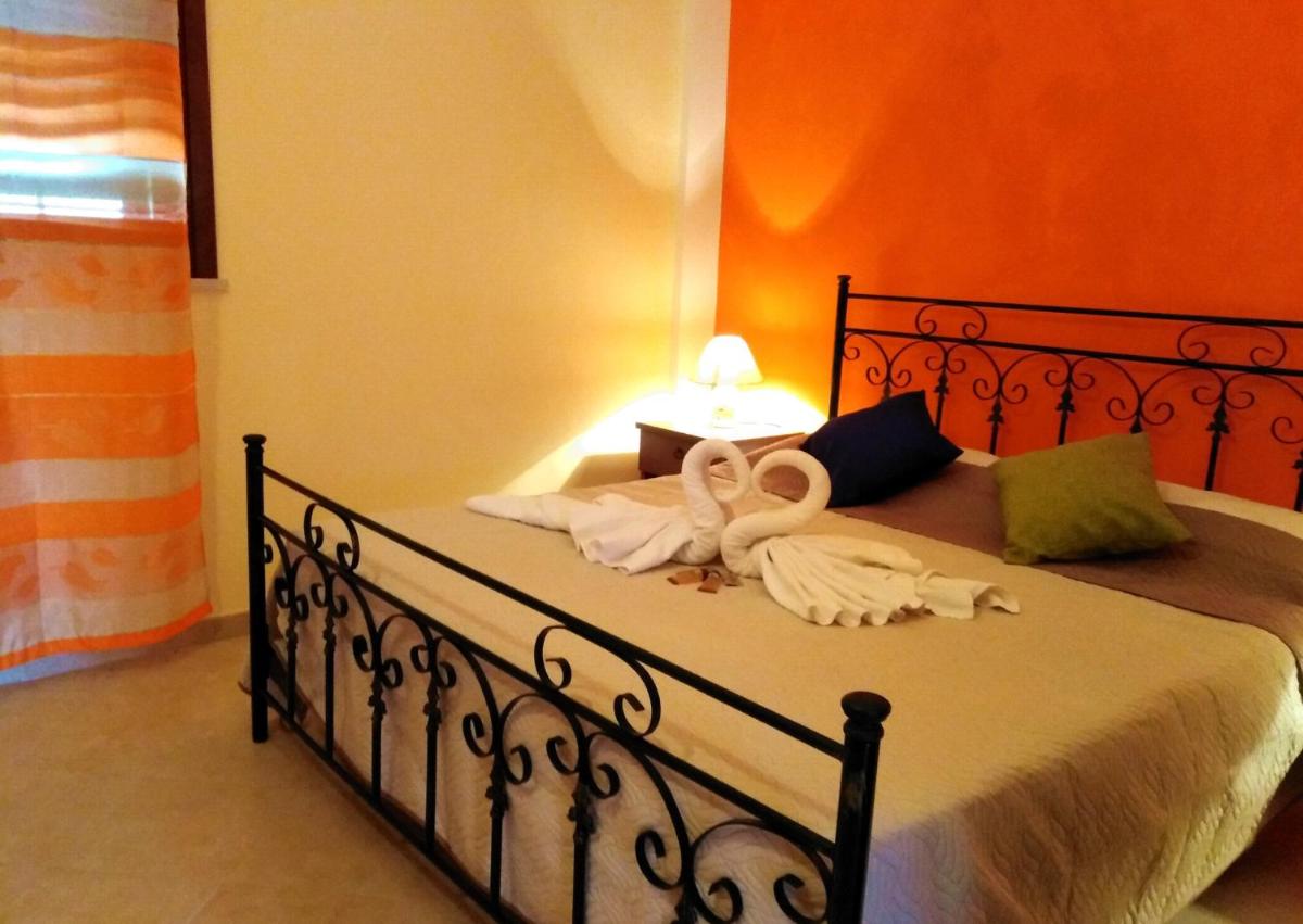 Triple Room with Private Bathroom photo 3