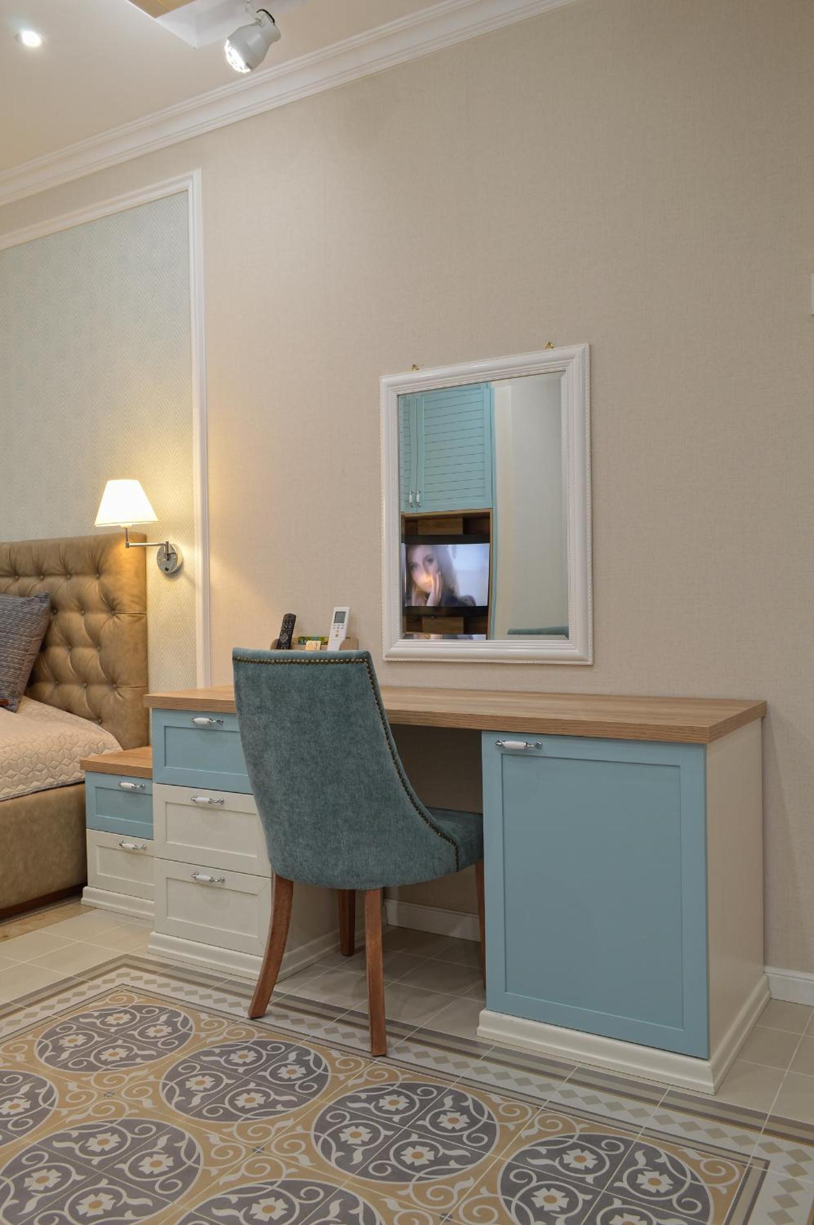 Studio Apartment - Photo 1
