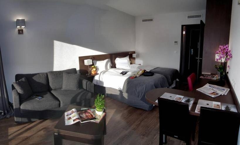 Twin Room - Photo 7
