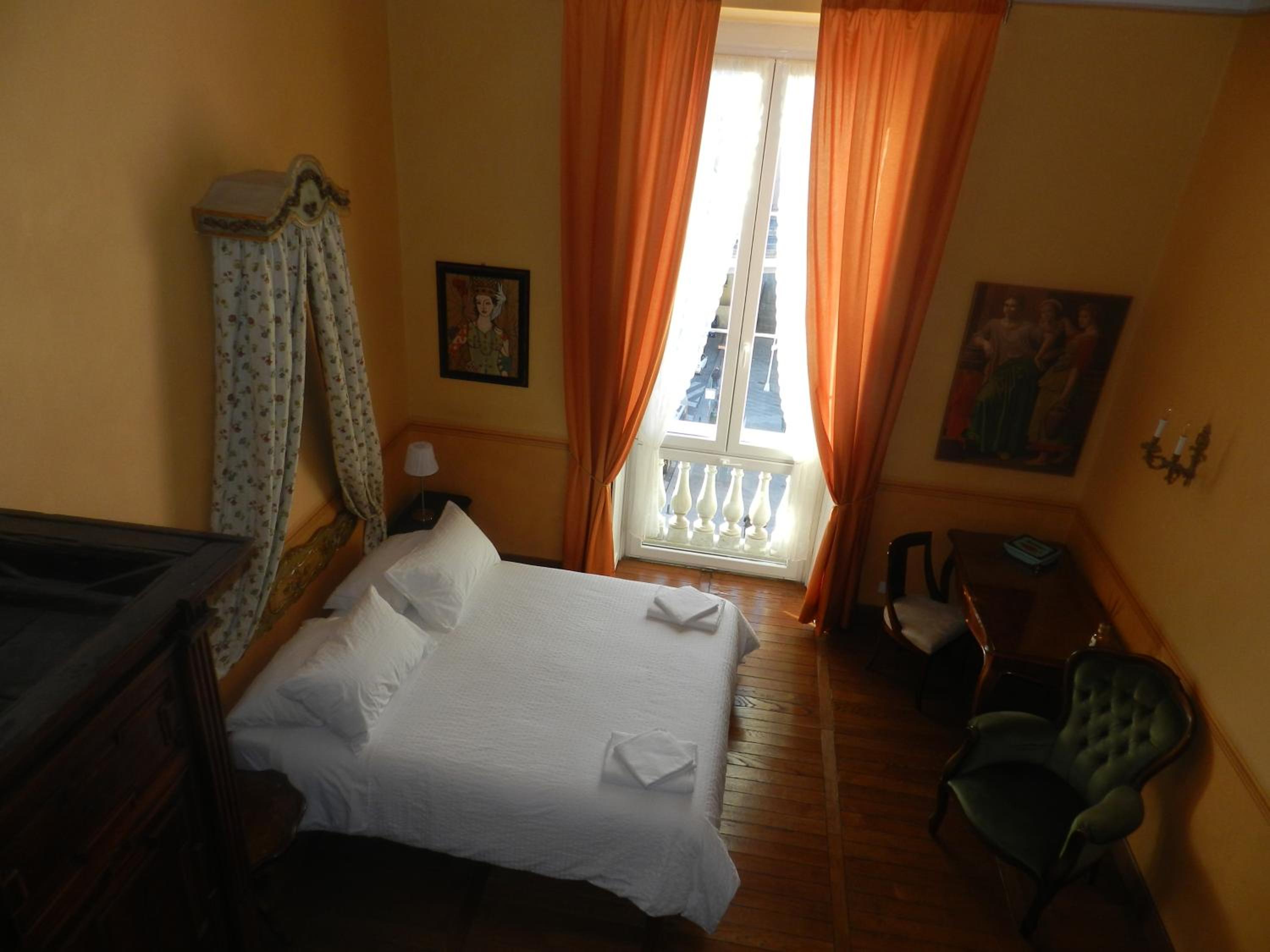 Double Room with Private External Bathroom photo 1