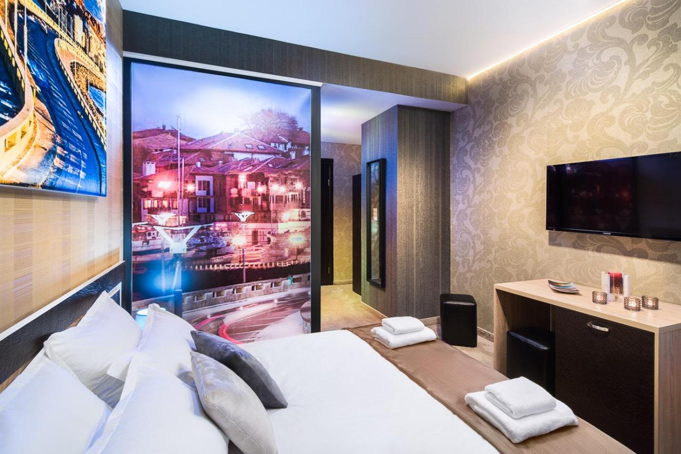 Double Room with Terrace and Free Access to Relax Zone