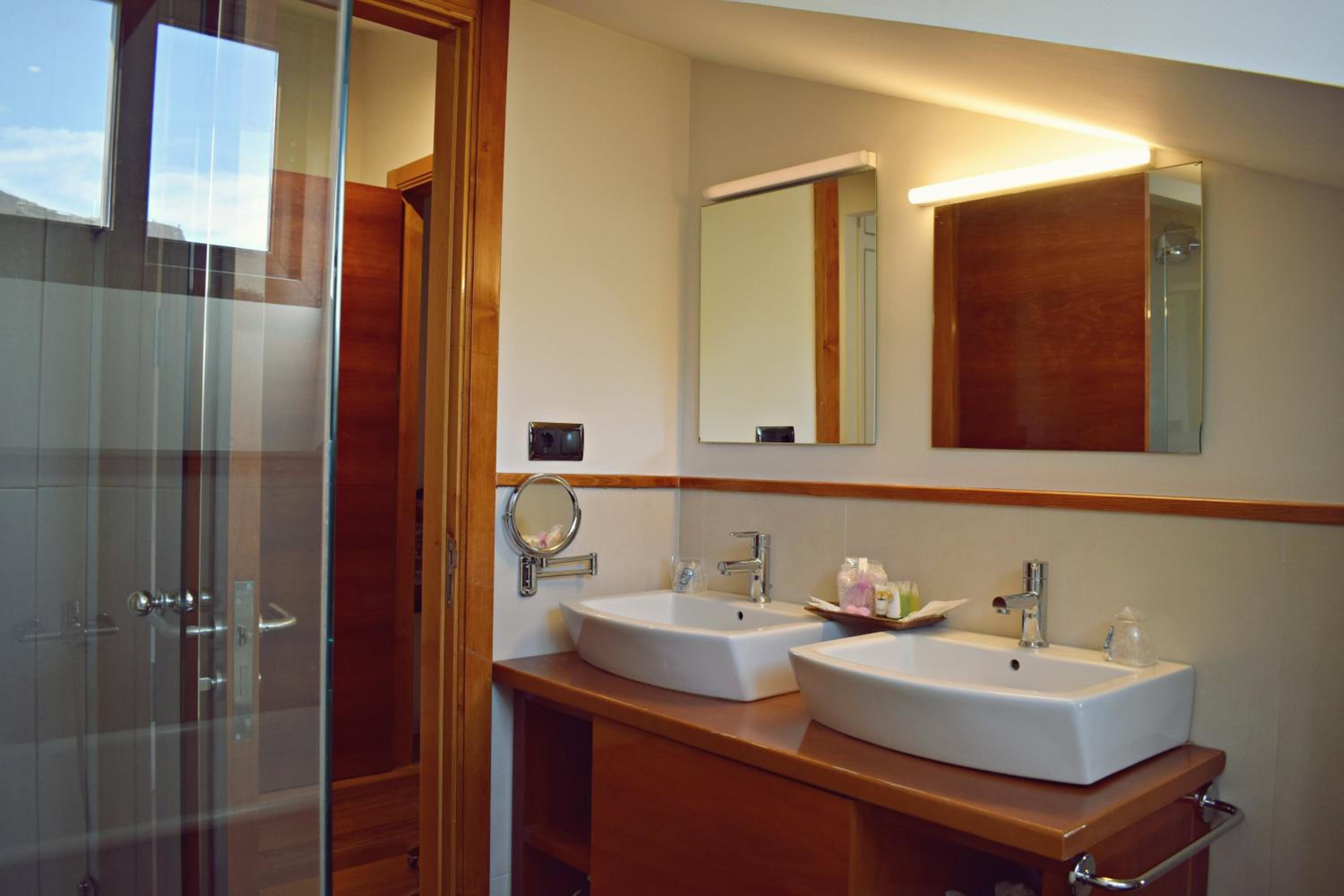 Special Offer - Double or Twin Room - Photo 17