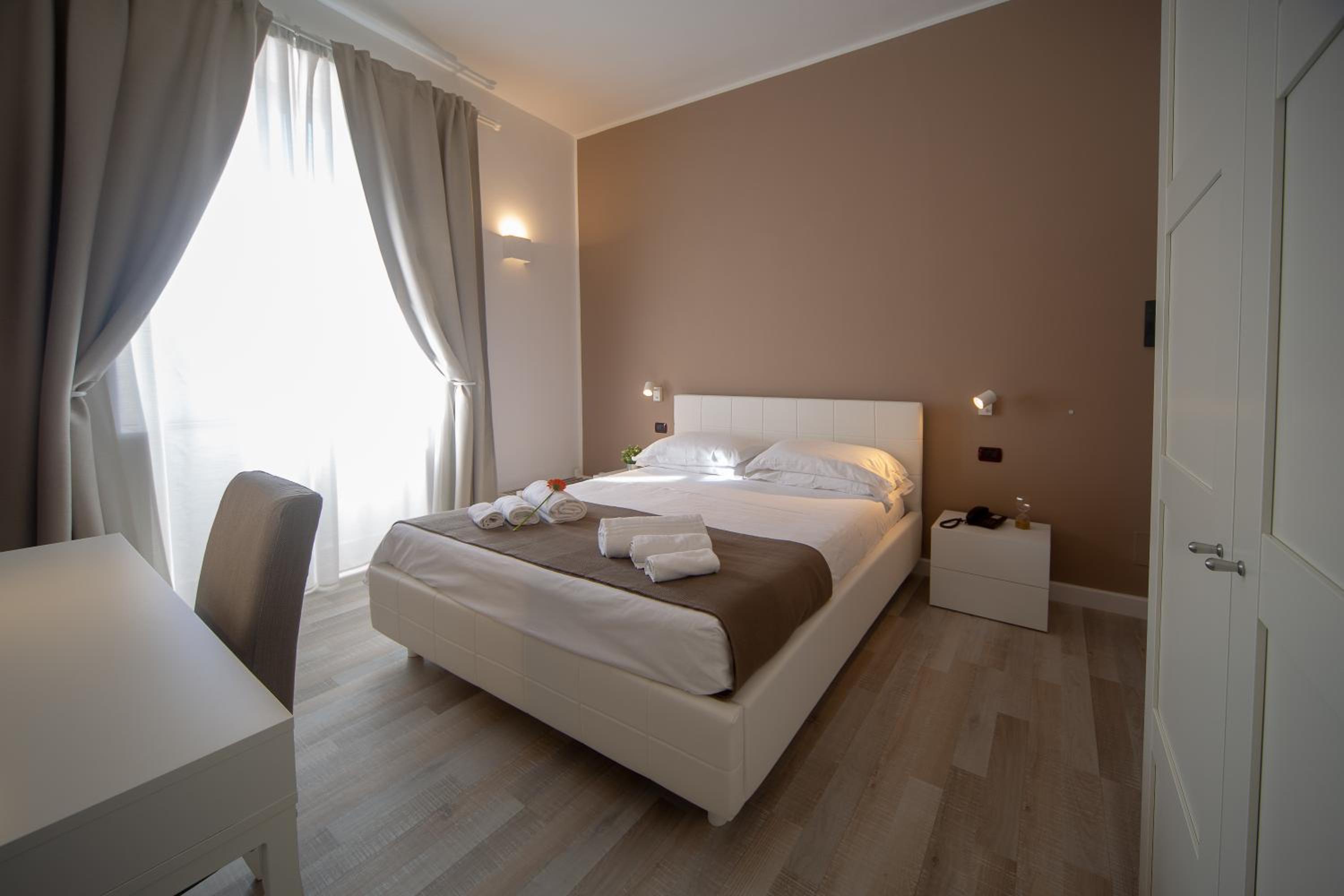 Double Room - Photo 1