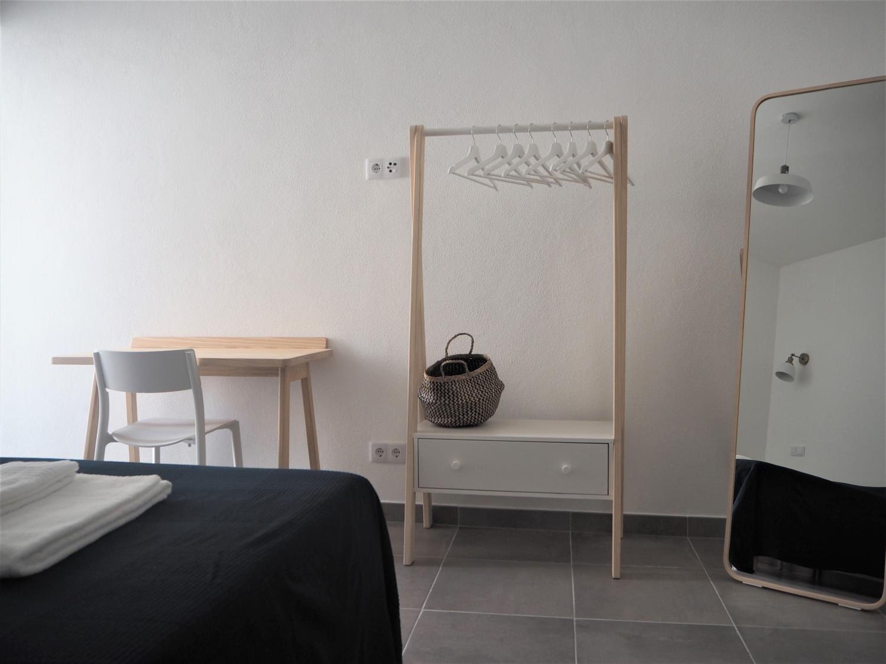 Triple Room with Private Bathroom - Photo 5