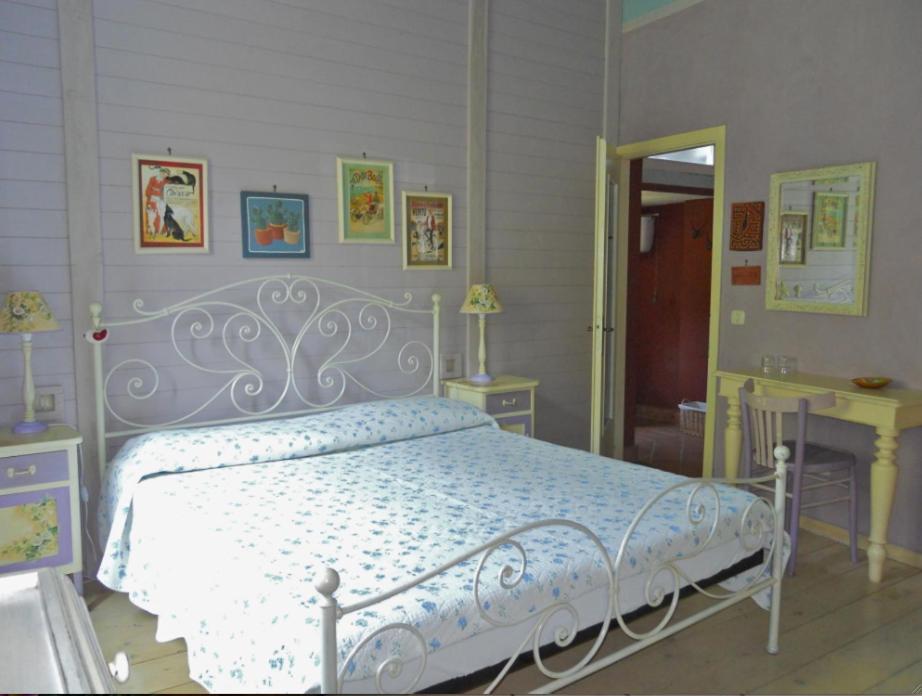 Family Room with Private Bathroom photo 3