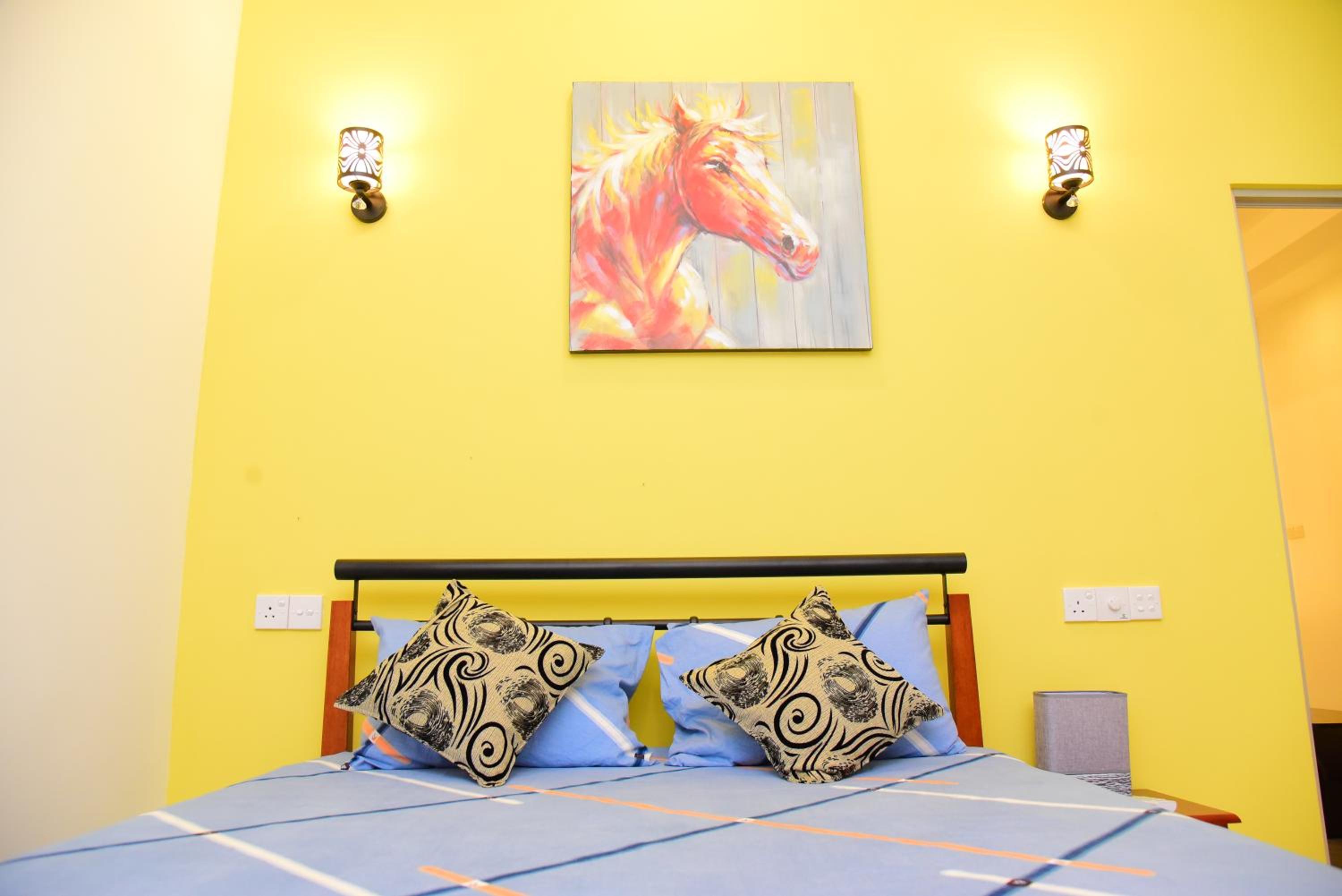 Deluxe King Room Free Airport Transfer