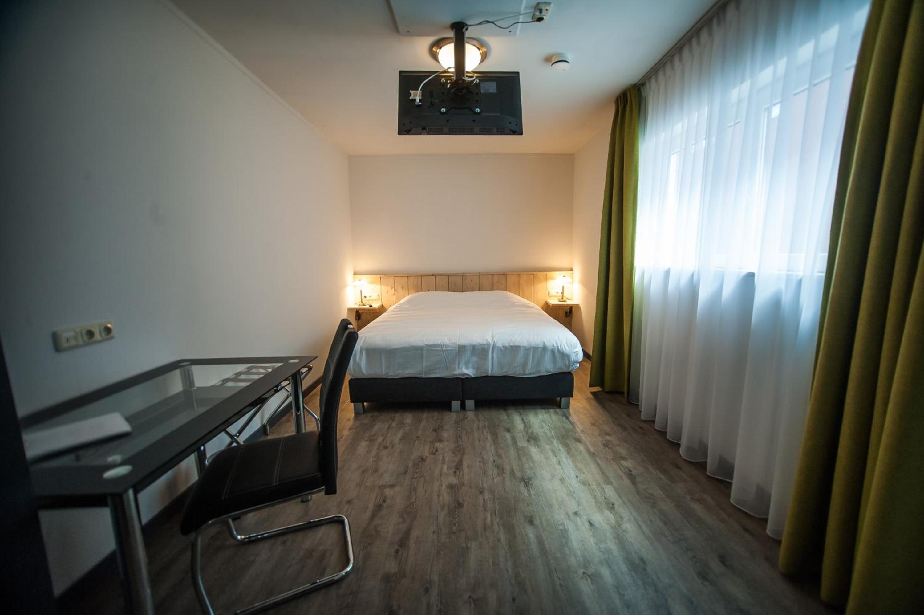 Triple Room with Private Bathroom photo 2