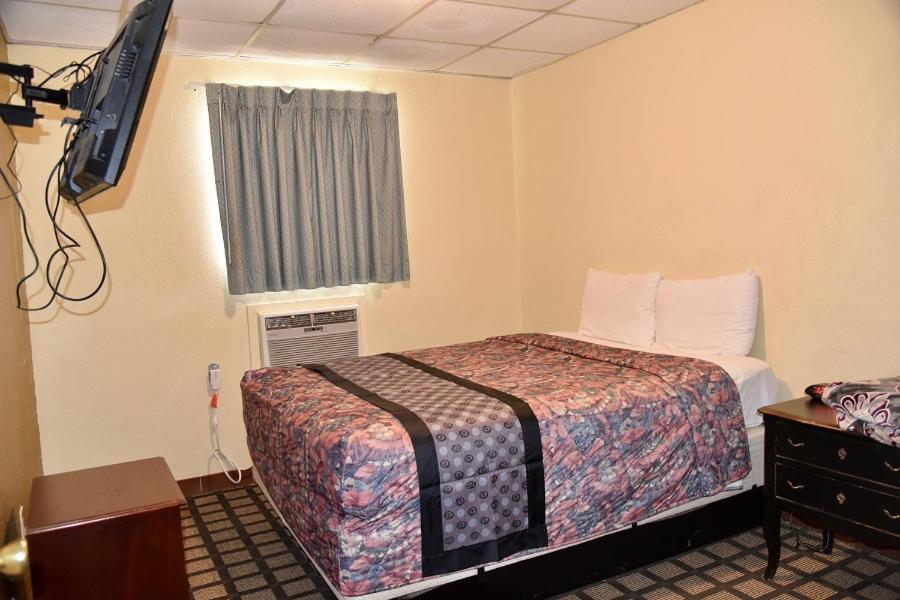 Standard Queen Room - Photo 1