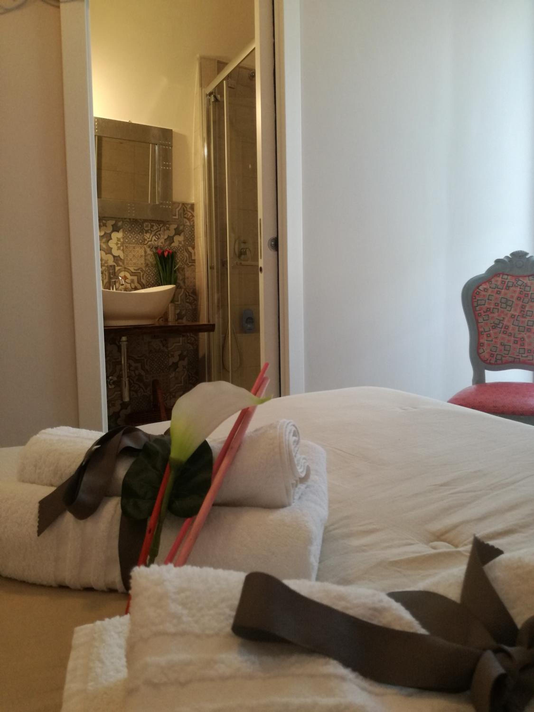 Deluxe King Room photo 2