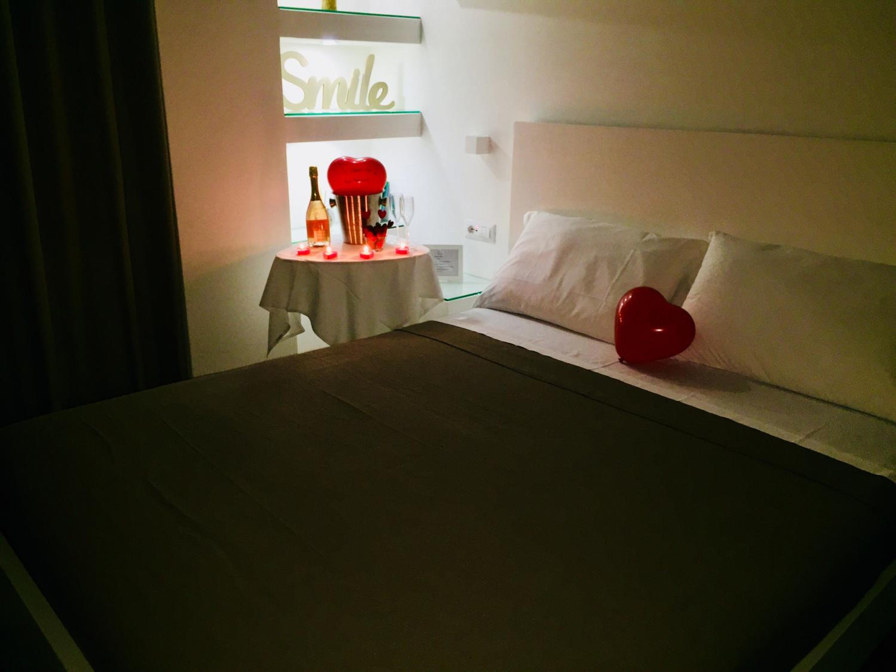 Deluxe King Room - Photo 1