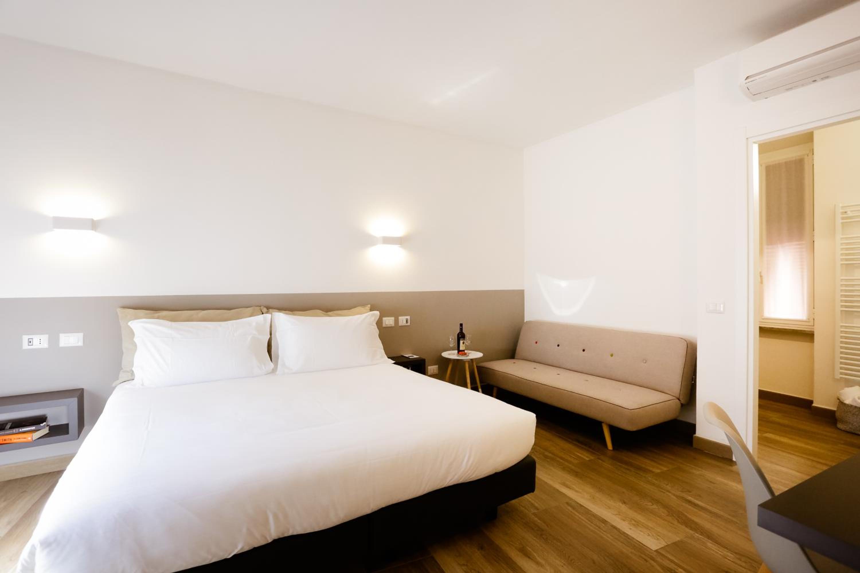 Superior Double or Twin Room - Photo 12