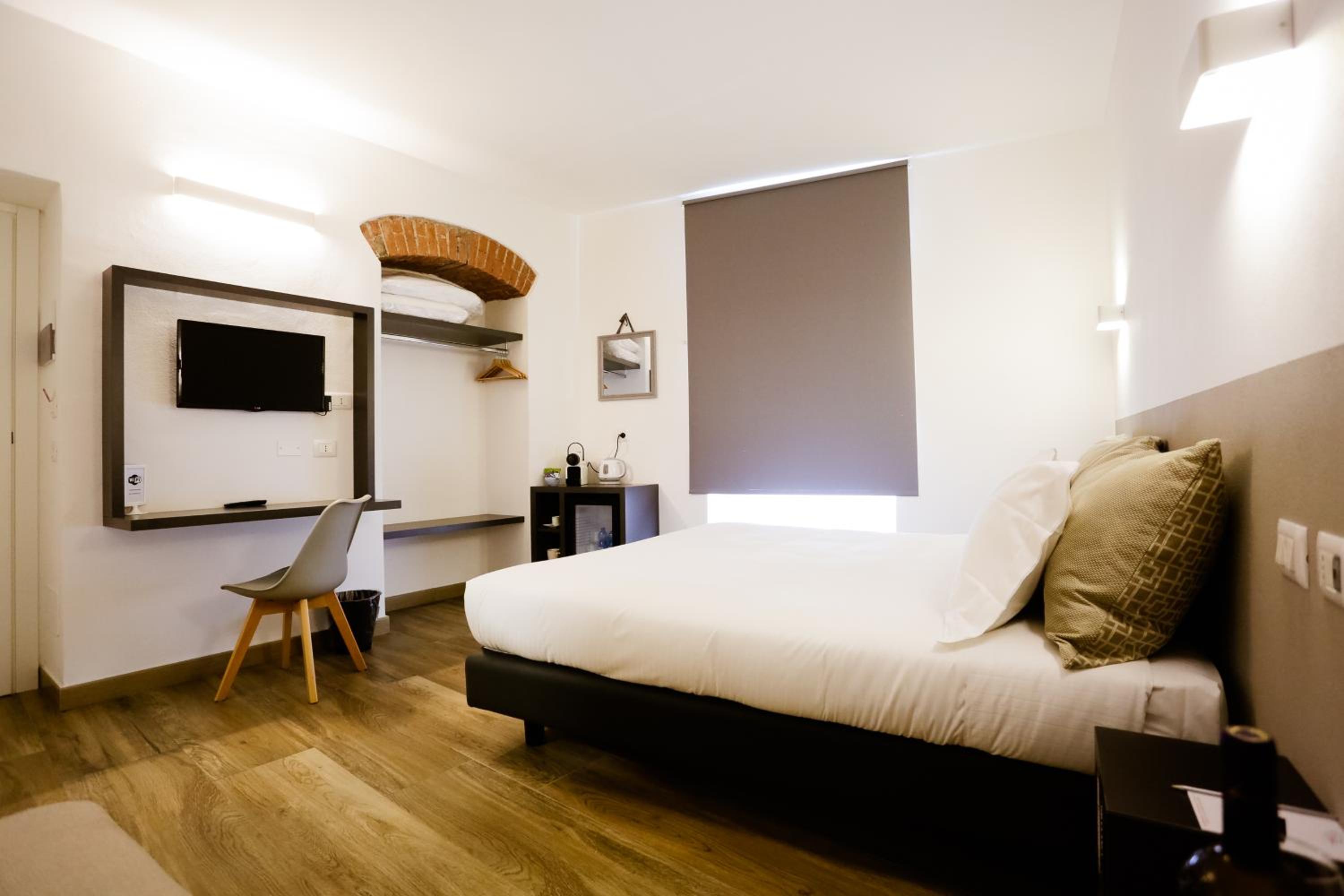 Superior Double or Twin Room - Photo 13