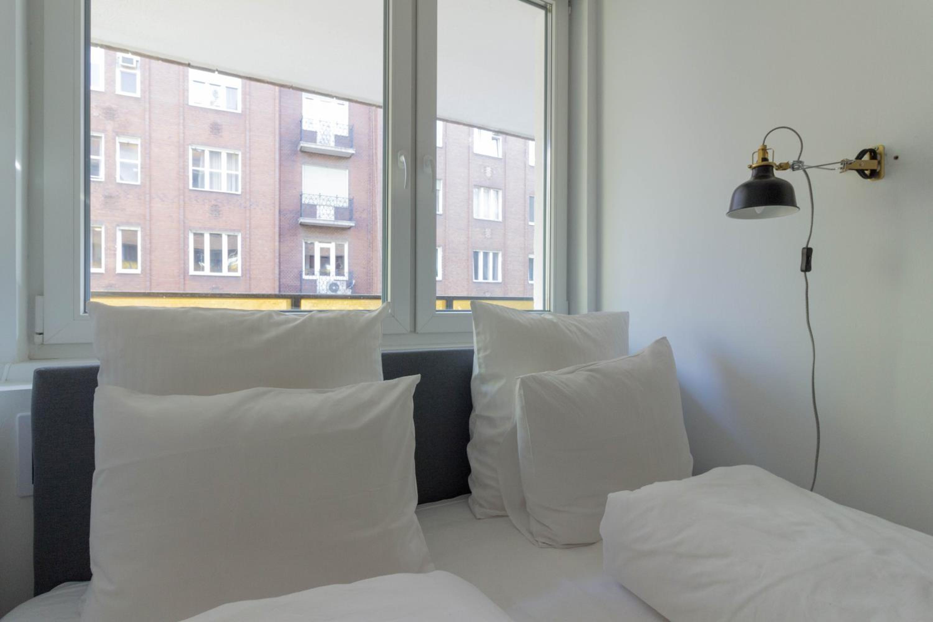 Apartment with Balcony - Photo 13
