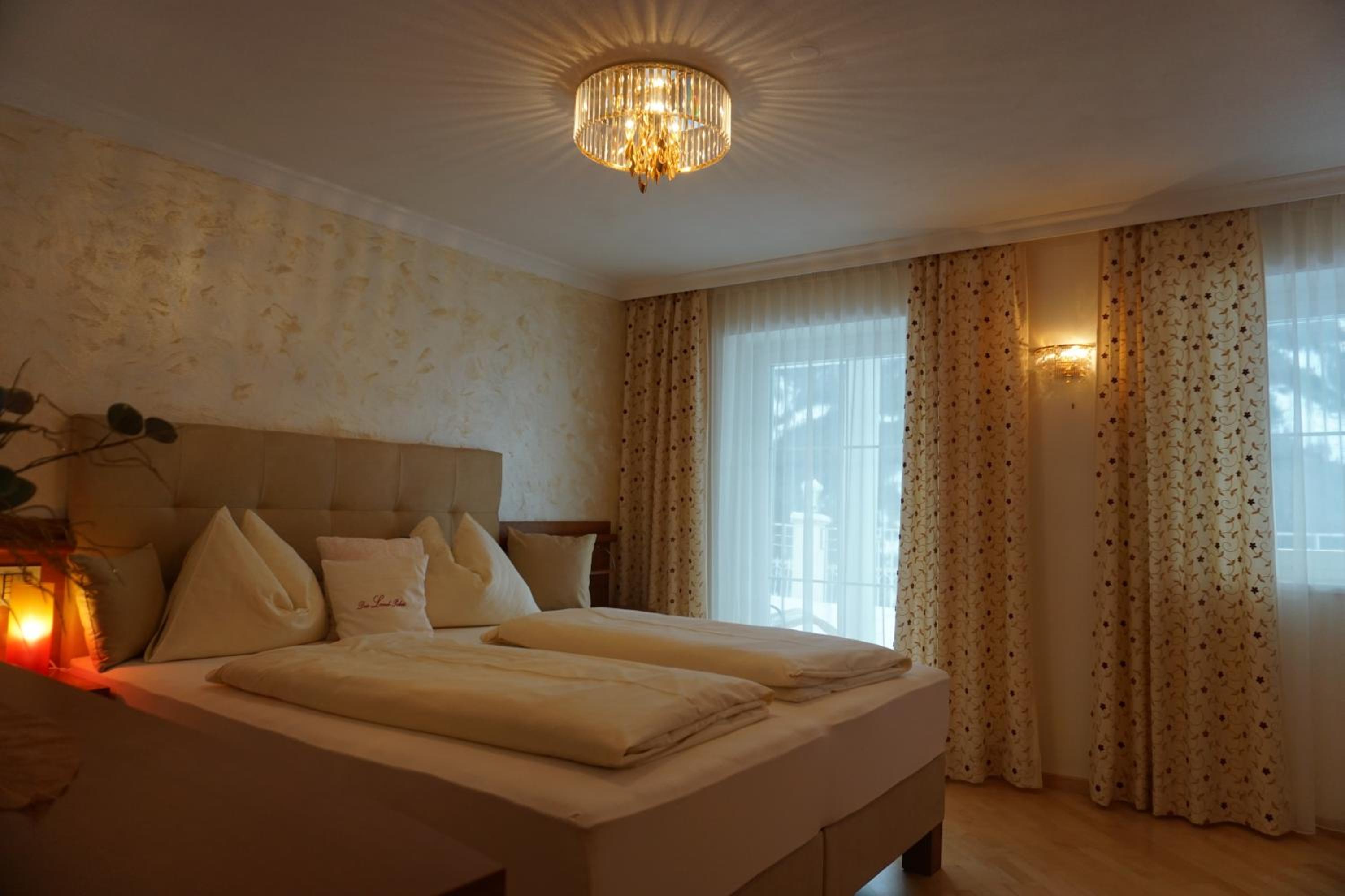 One-Bedroom Apartment with Terrace photo 2