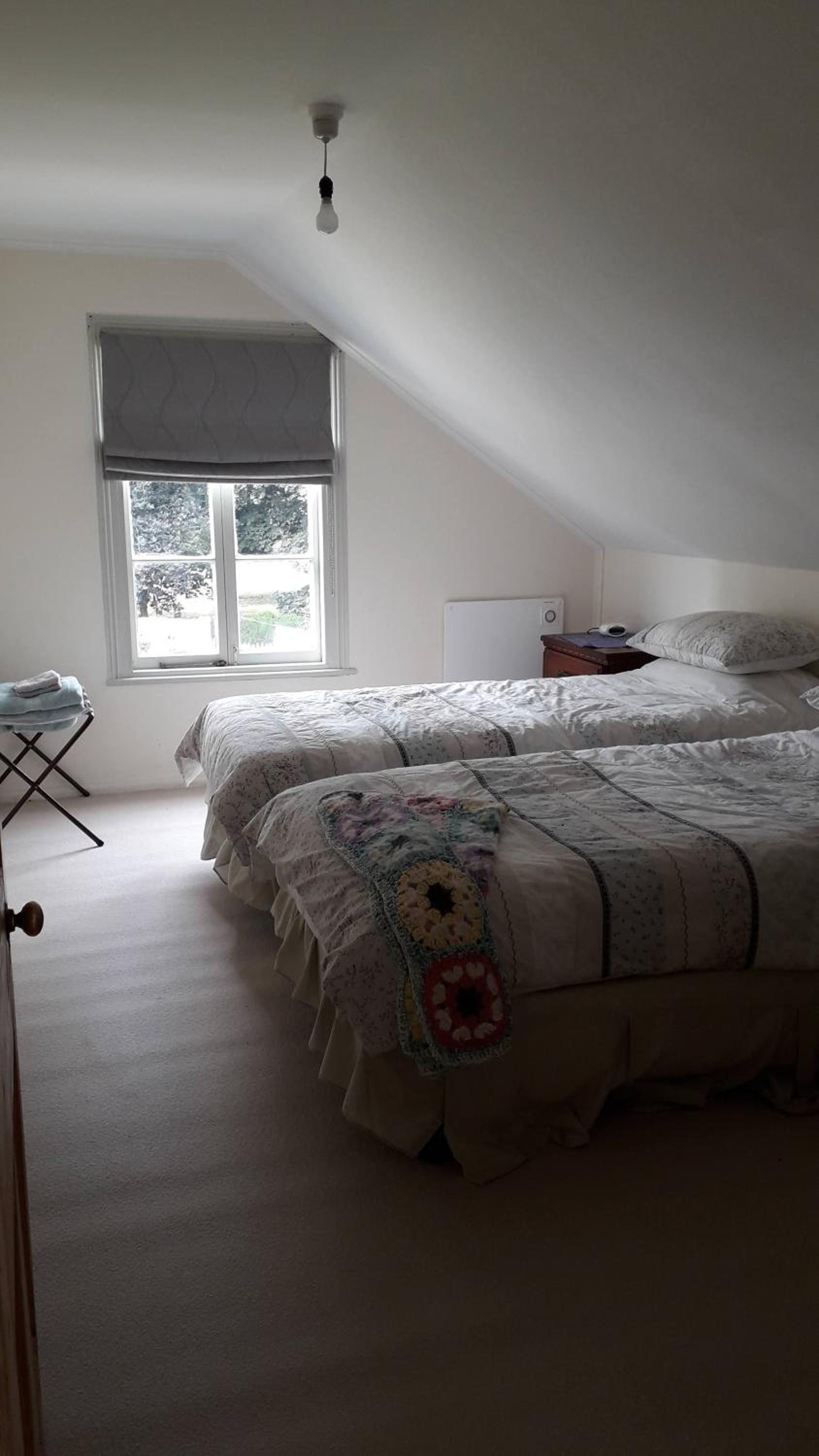 Double Room with Private Bathroom - Photo 2