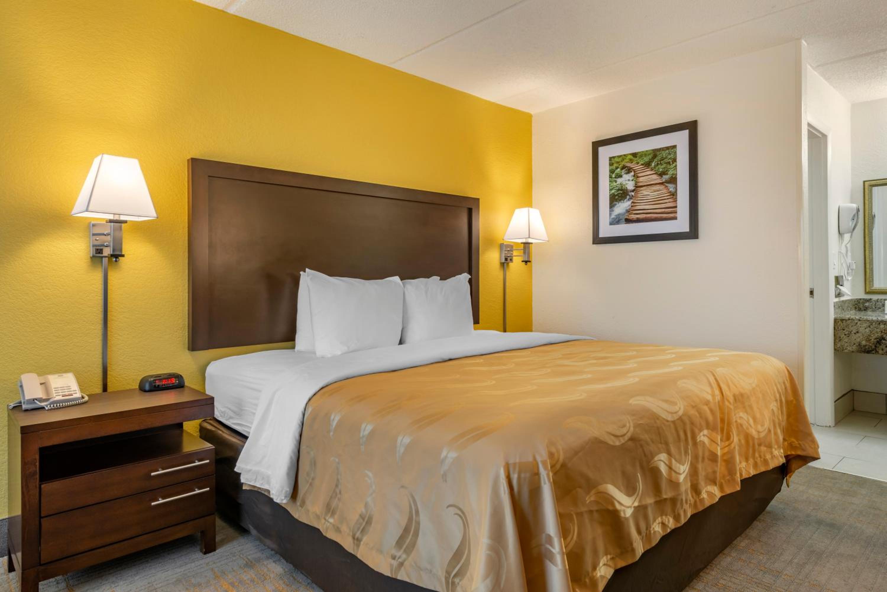 King Room - Accessible/Non-Smoking - Photo 2